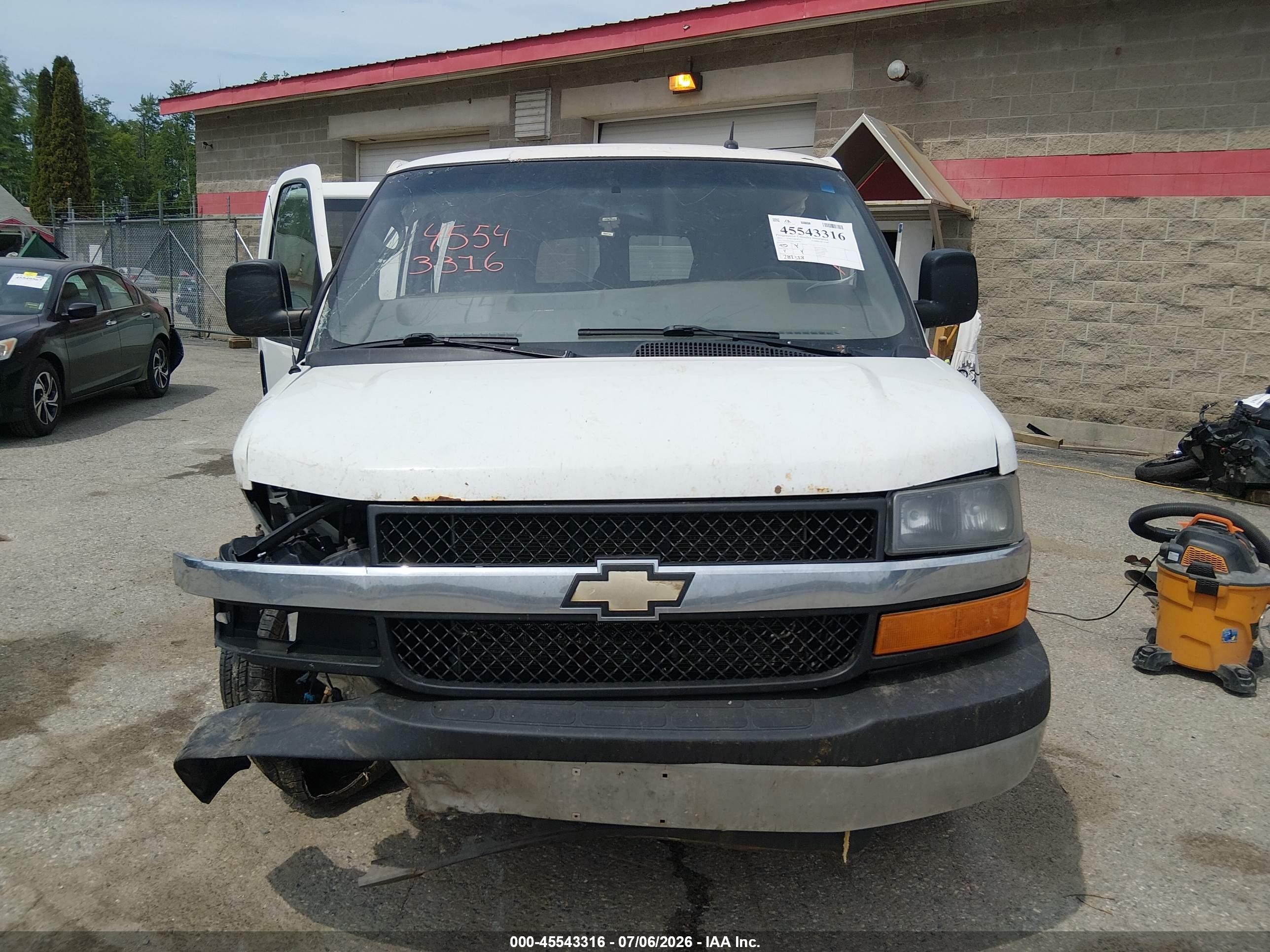 2015 Chevrolet Express 3500 Lt White vin: 1GAZG1FF6F1276196