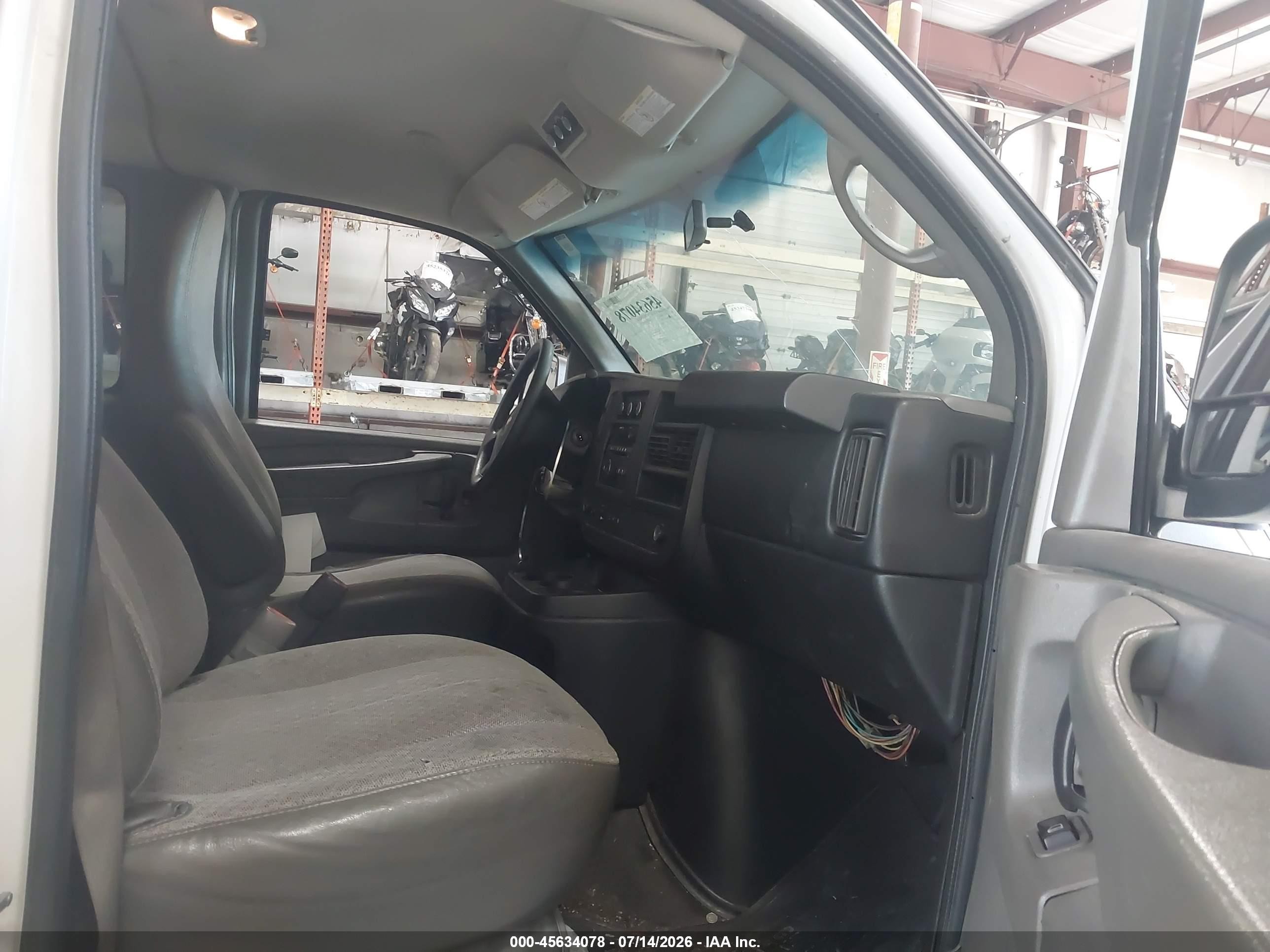 2013 Chevrolet Express 3500 Lt Белый vin: 1GAZG1FG0D1171496
