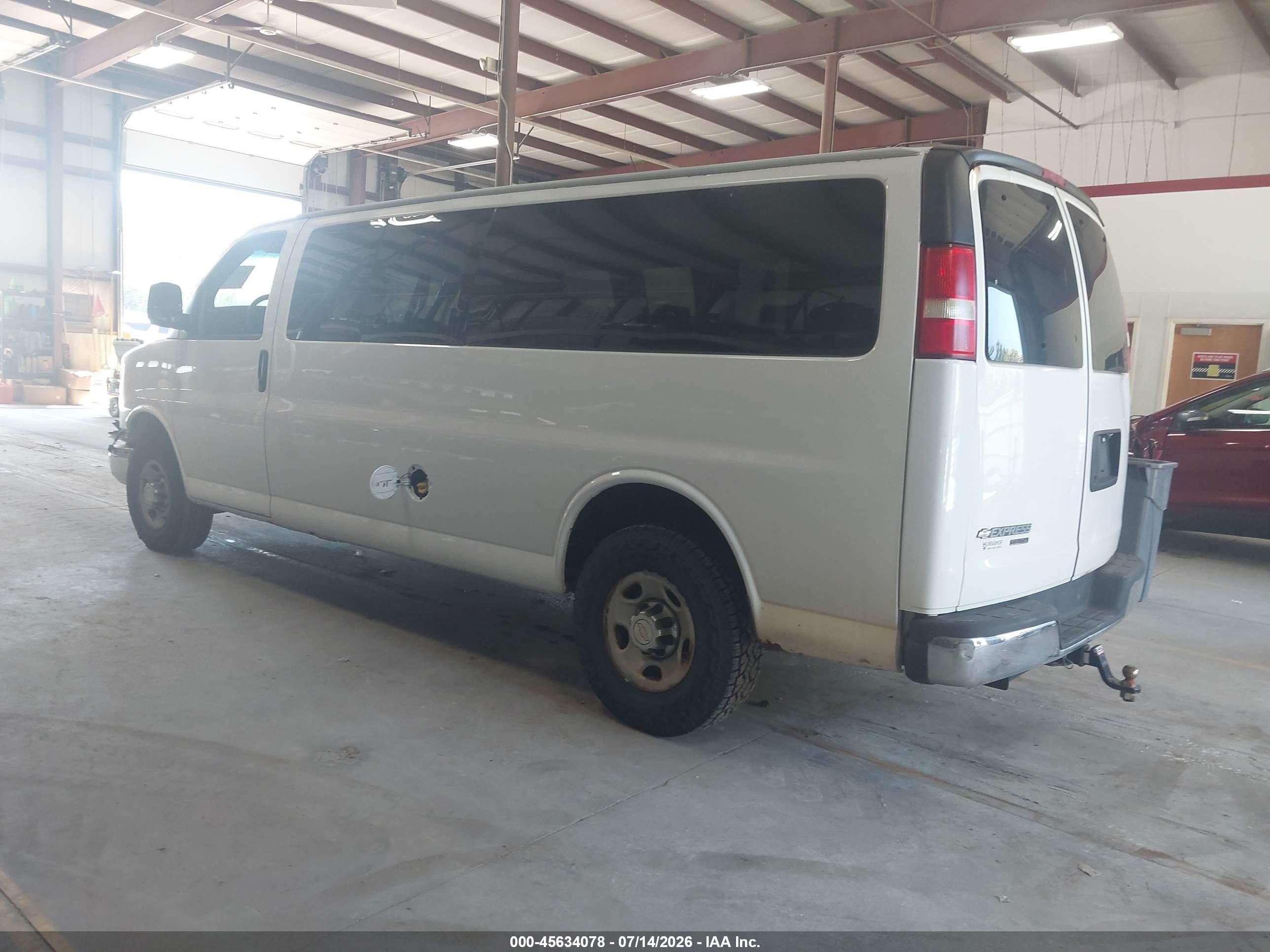 2013 Chevrolet Express 3500 Lt Белый vin: 1GAZG1FG0D1171496