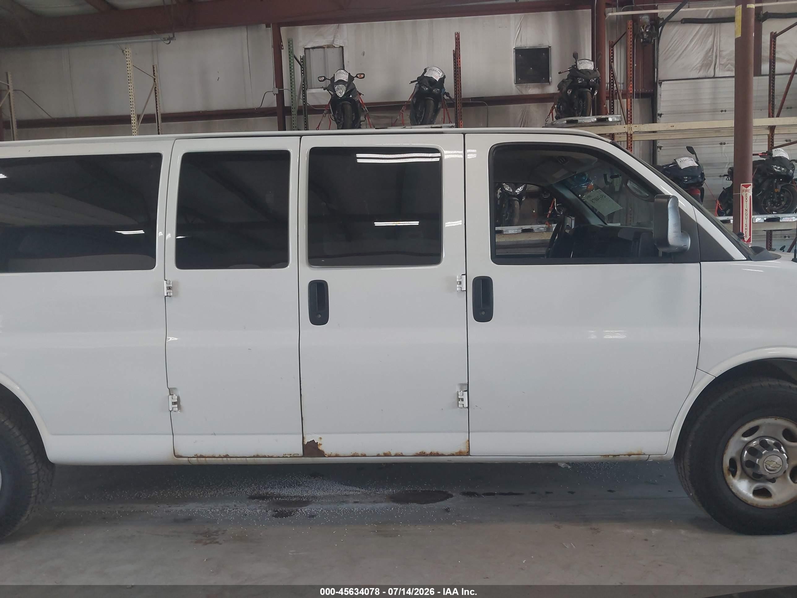 2013 Chevrolet Express 3500 Lt Белый vin: 1GAZG1FG0D1171496