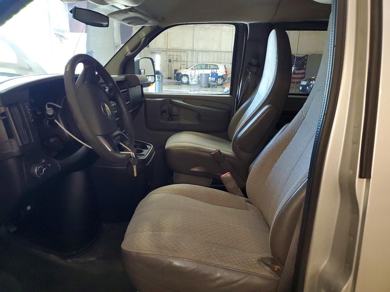 2011 Chevrolet Express G3500 Lt Silver vin: 1GAZG1FG1B1127939