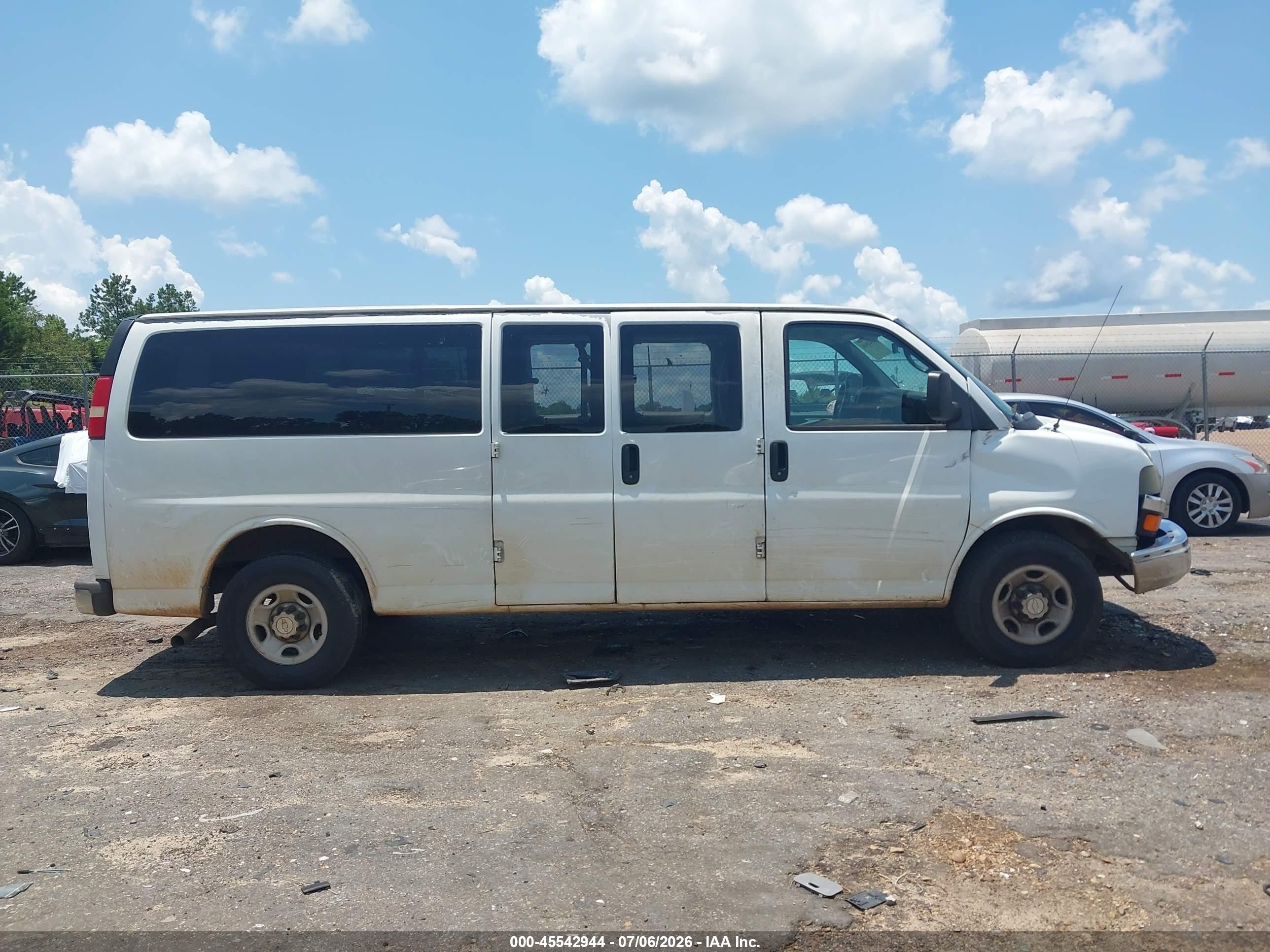2014 Chevrolet Express 3500 Lt White vin: 1GAZG1FG2E1124634