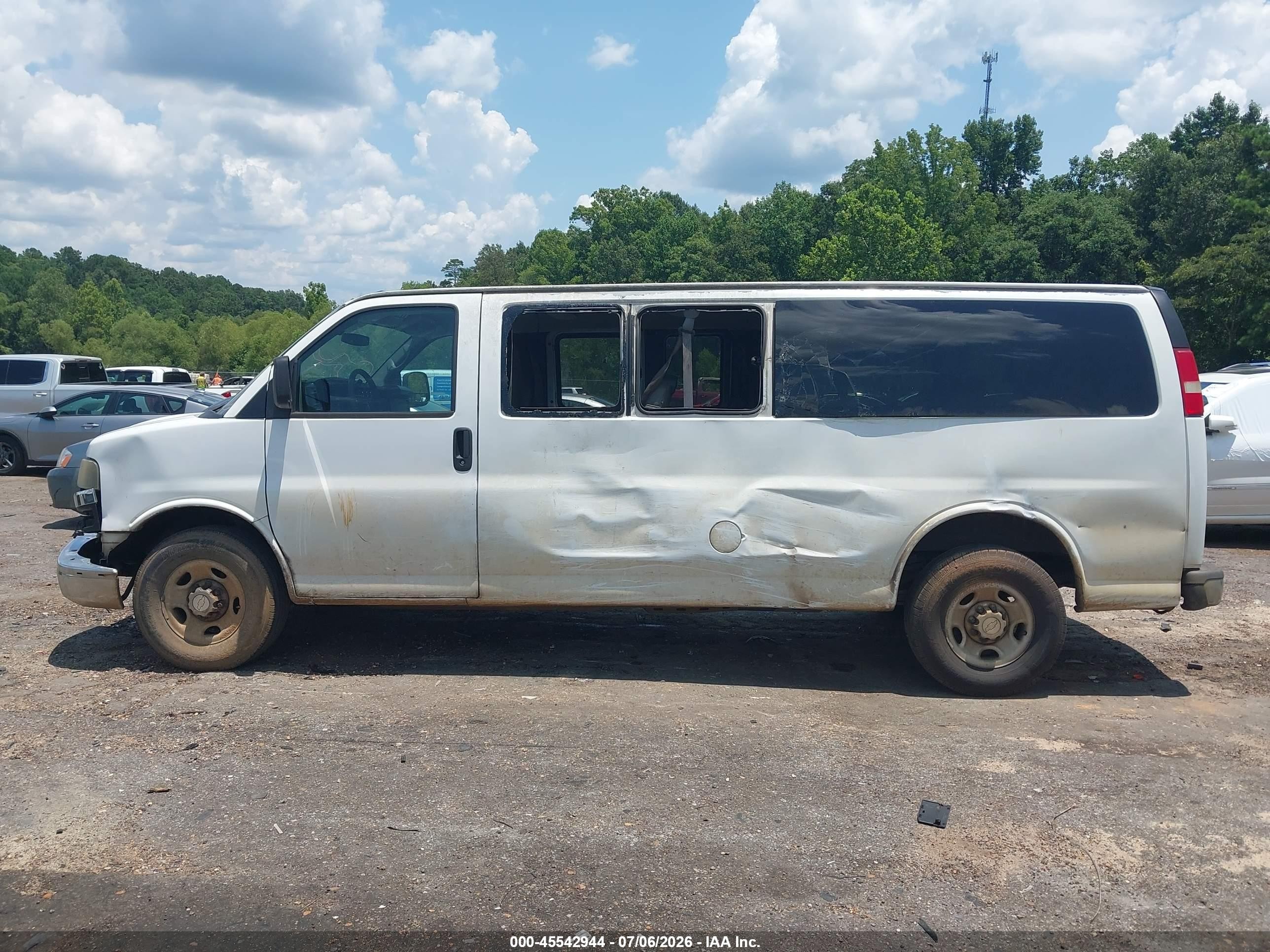 2014 Chevrolet Express 3500 Lt White vin: 1GAZG1FG2E1124634