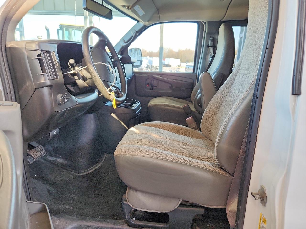 2014 Chevrolet Express G3500 Lt White vin: 1GAZG1FG3E1178136