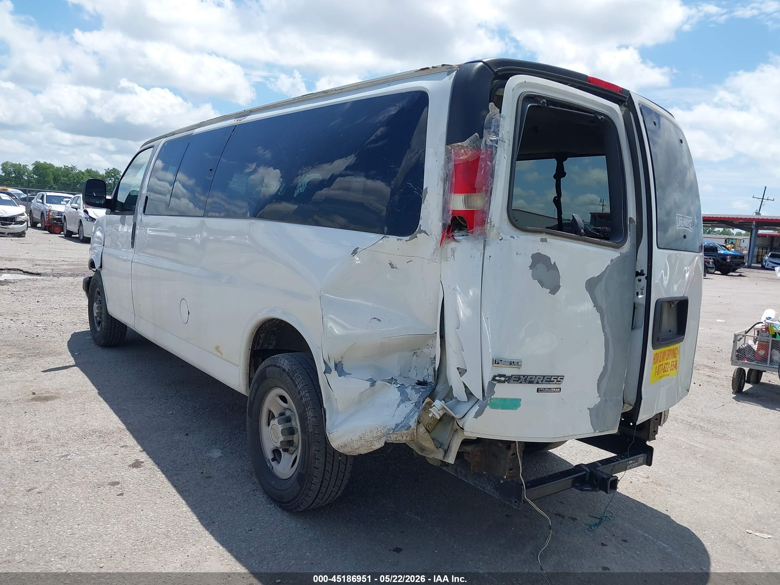 2011 Chevrolet Express 3500 Lt White vin: 1GAZG1FG4B1171577