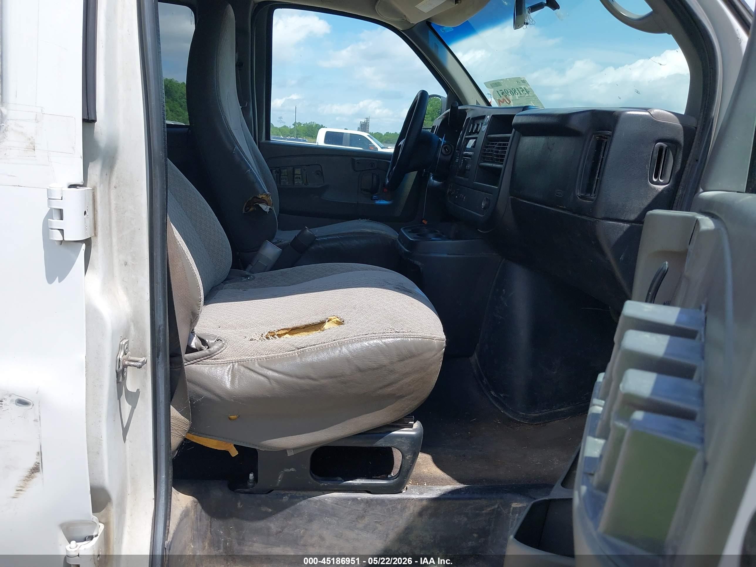 2011 Chevrolet Express 3500 Lt White vin: 1GAZG1FG4B1171577