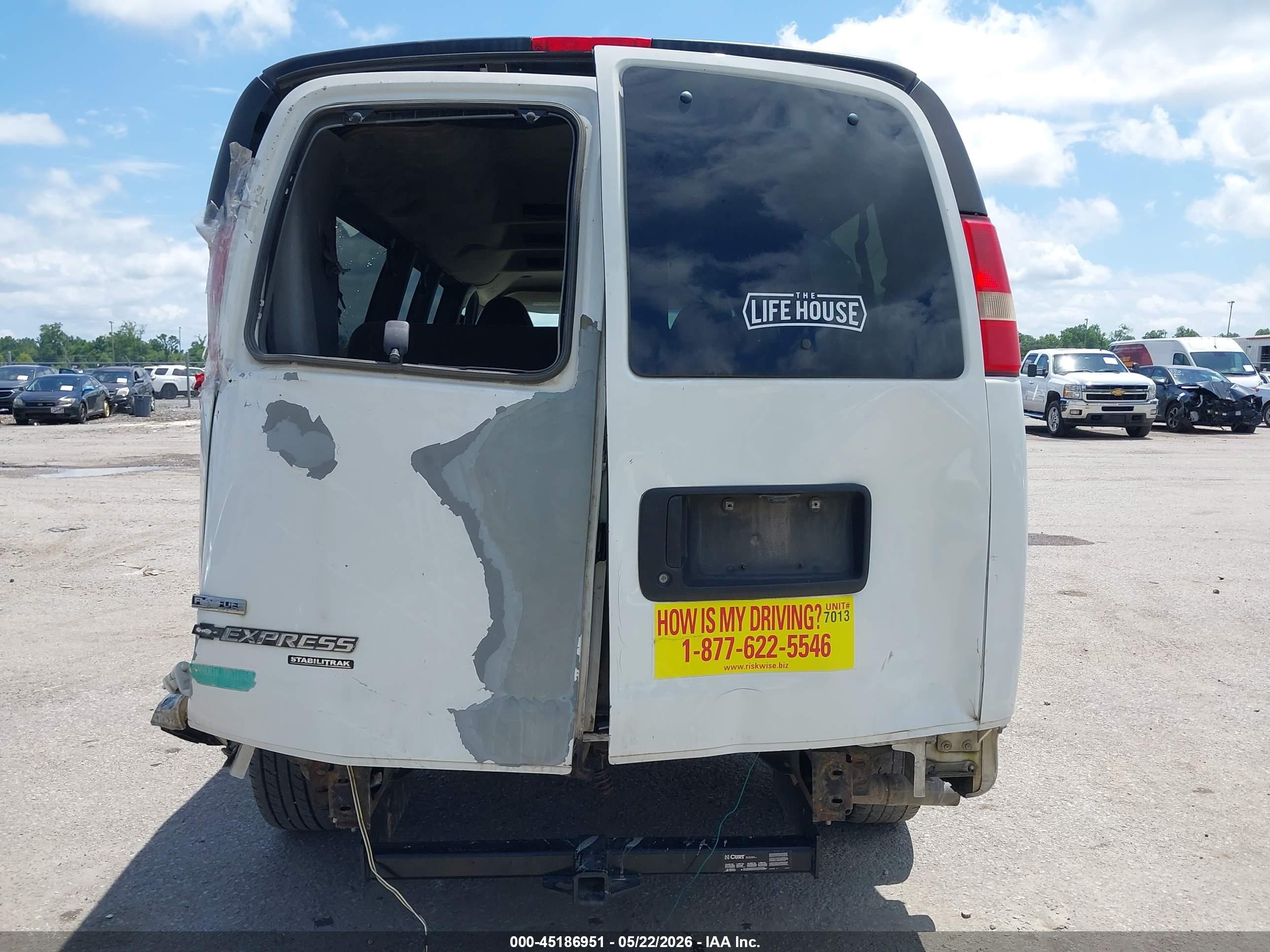 2011 Chevrolet Express 3500 Lt White vin: 1GAZG1FG4B1171577