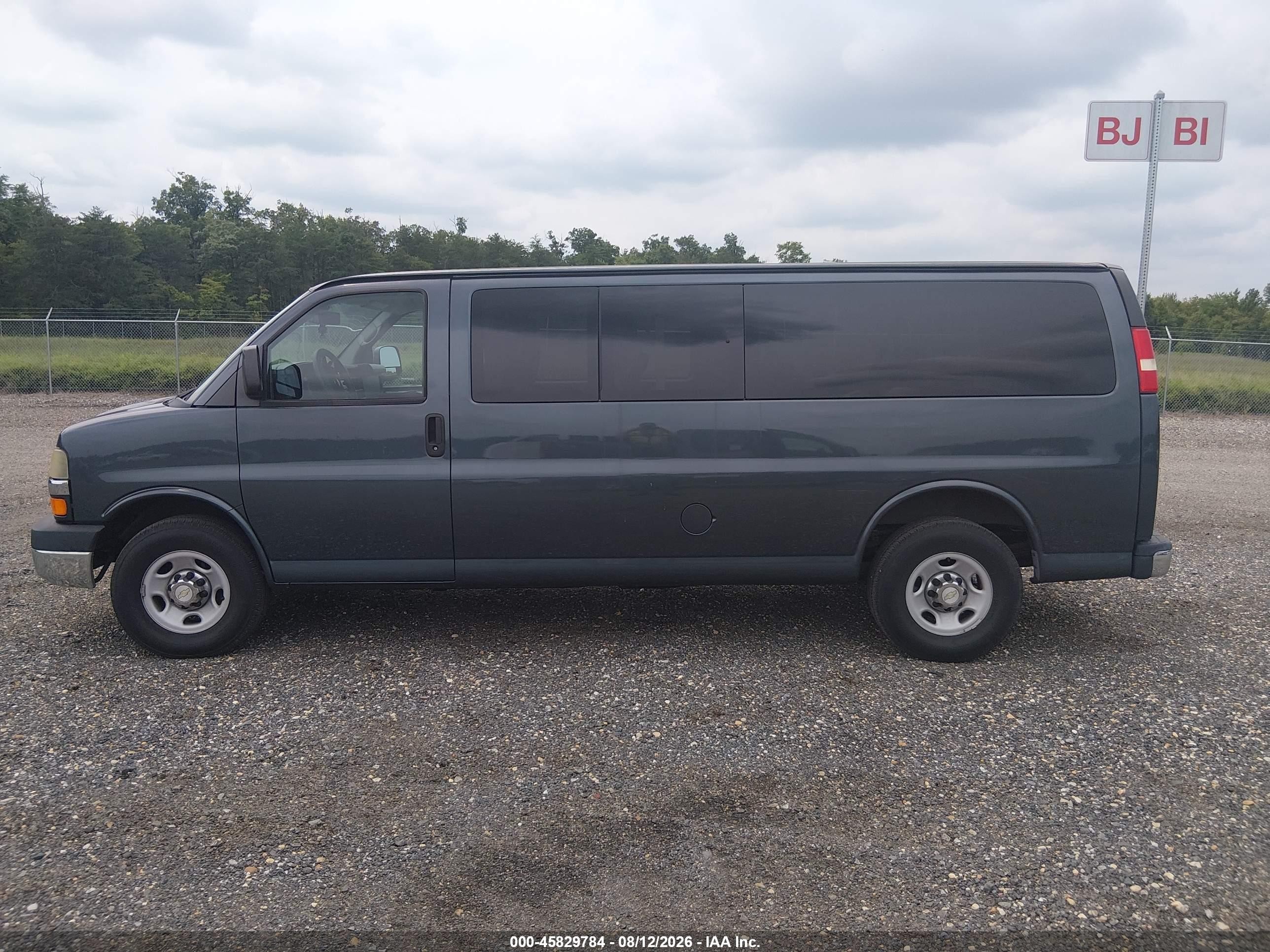 2014 Chevrolet Express 3500 Lt Серый vin: 1GAZG1FG5E1176226