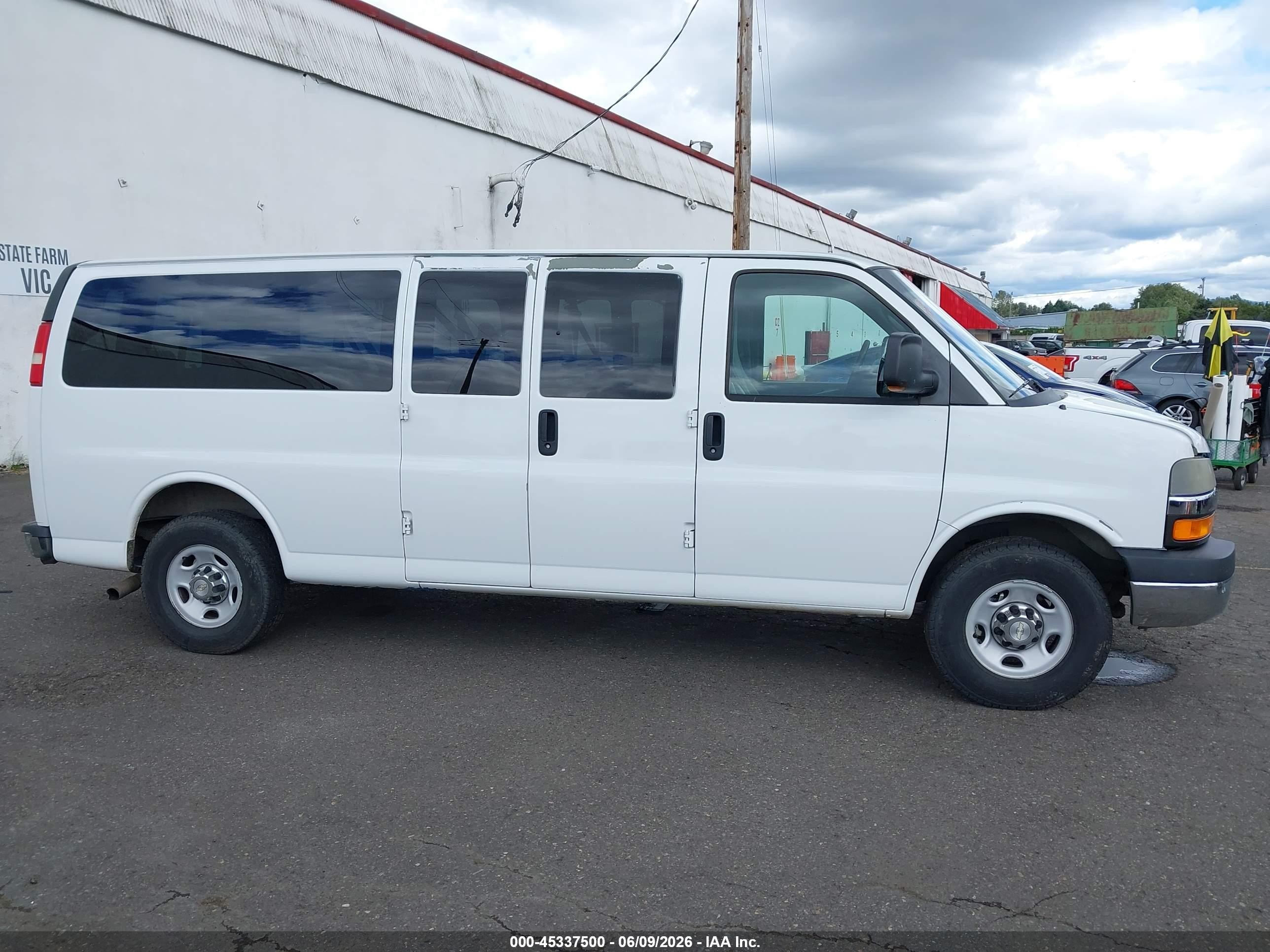 2012 Chevrolet Express 3500 Lt Белый vin: 1GAZG1FG7C1181425