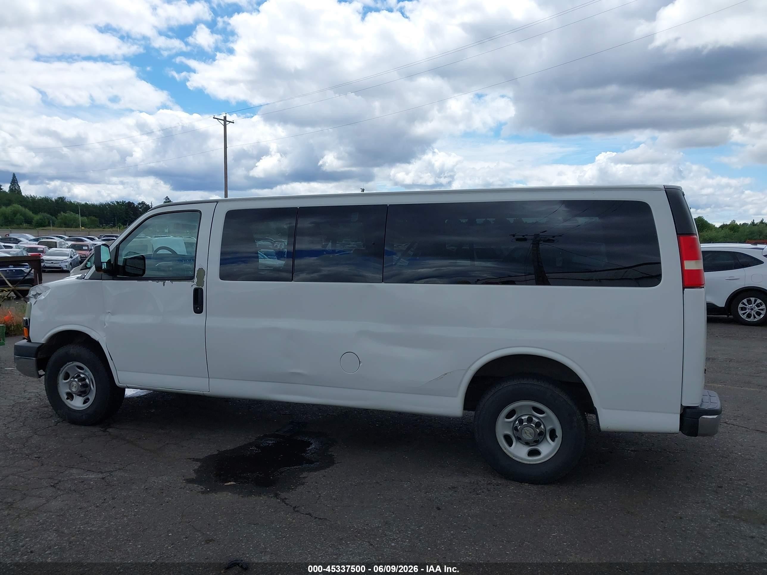 2012 Chevrolet Express 3500 Lt Белый vin: 1GAZG1FG7C1181425