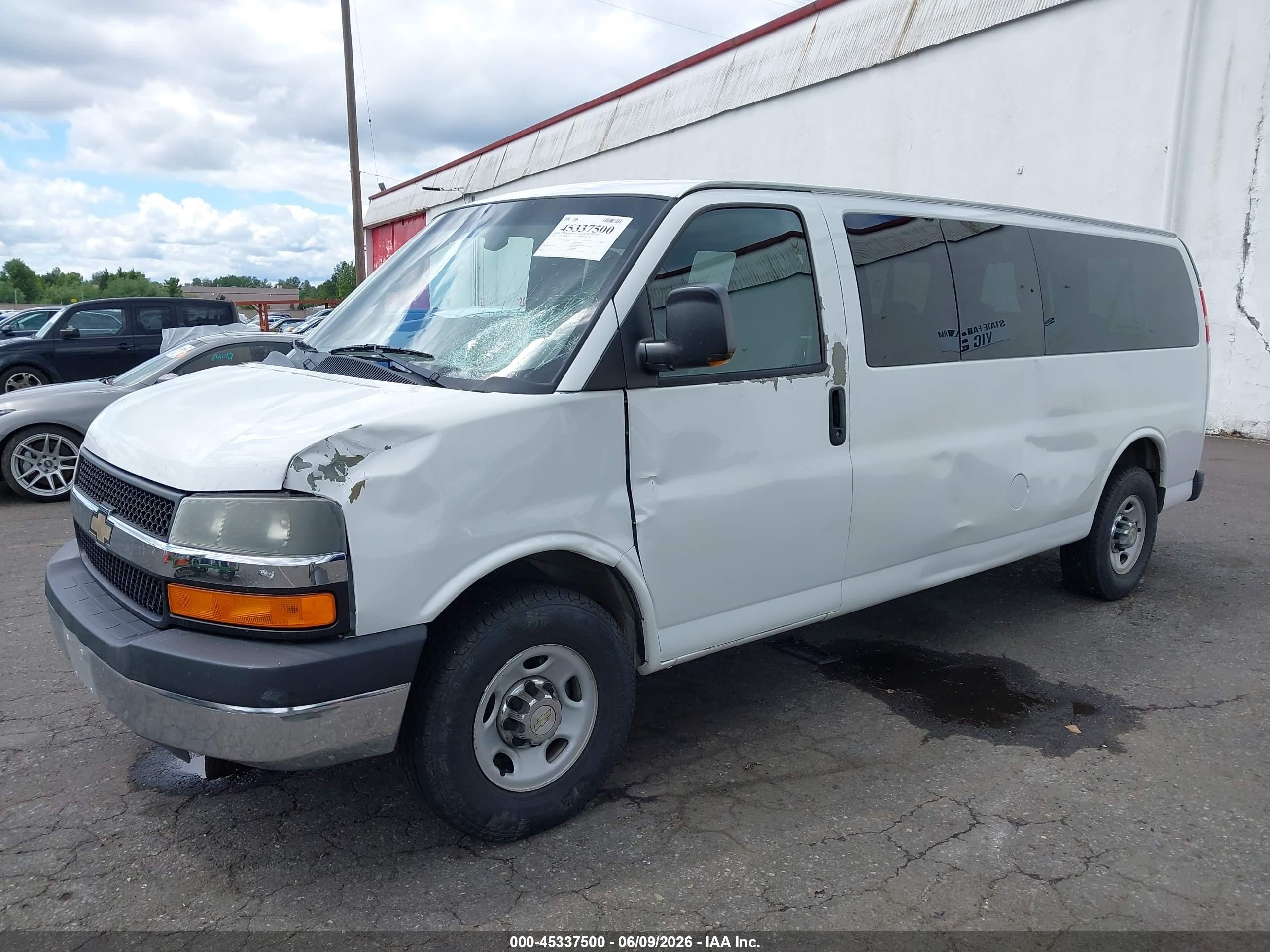 2012 Chevrolet Express 3500 Lt Белый vin: 1GAZG1FG7C1181425