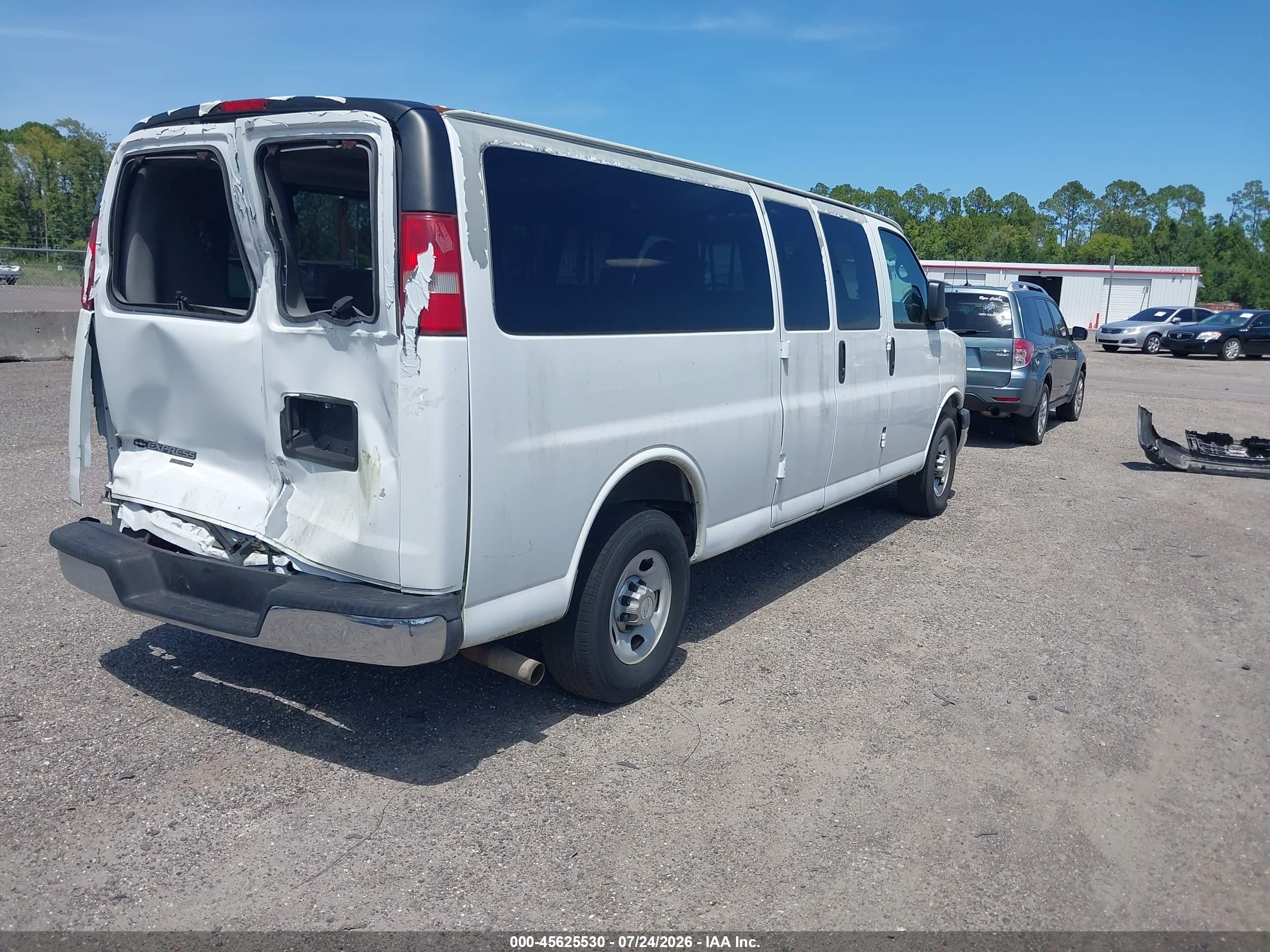 2013 Chevrolet Express 3500 Lt White vin: 1GAZG1FG8D1105634