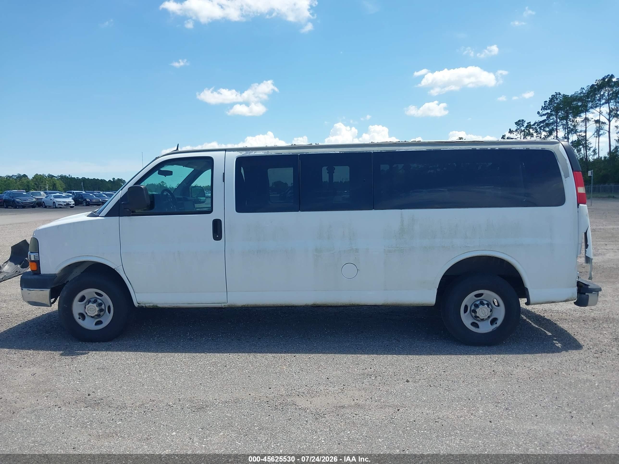 2013 Chevrolet Express 3500 Lt White vin: 1GAZG1FG8D1105634