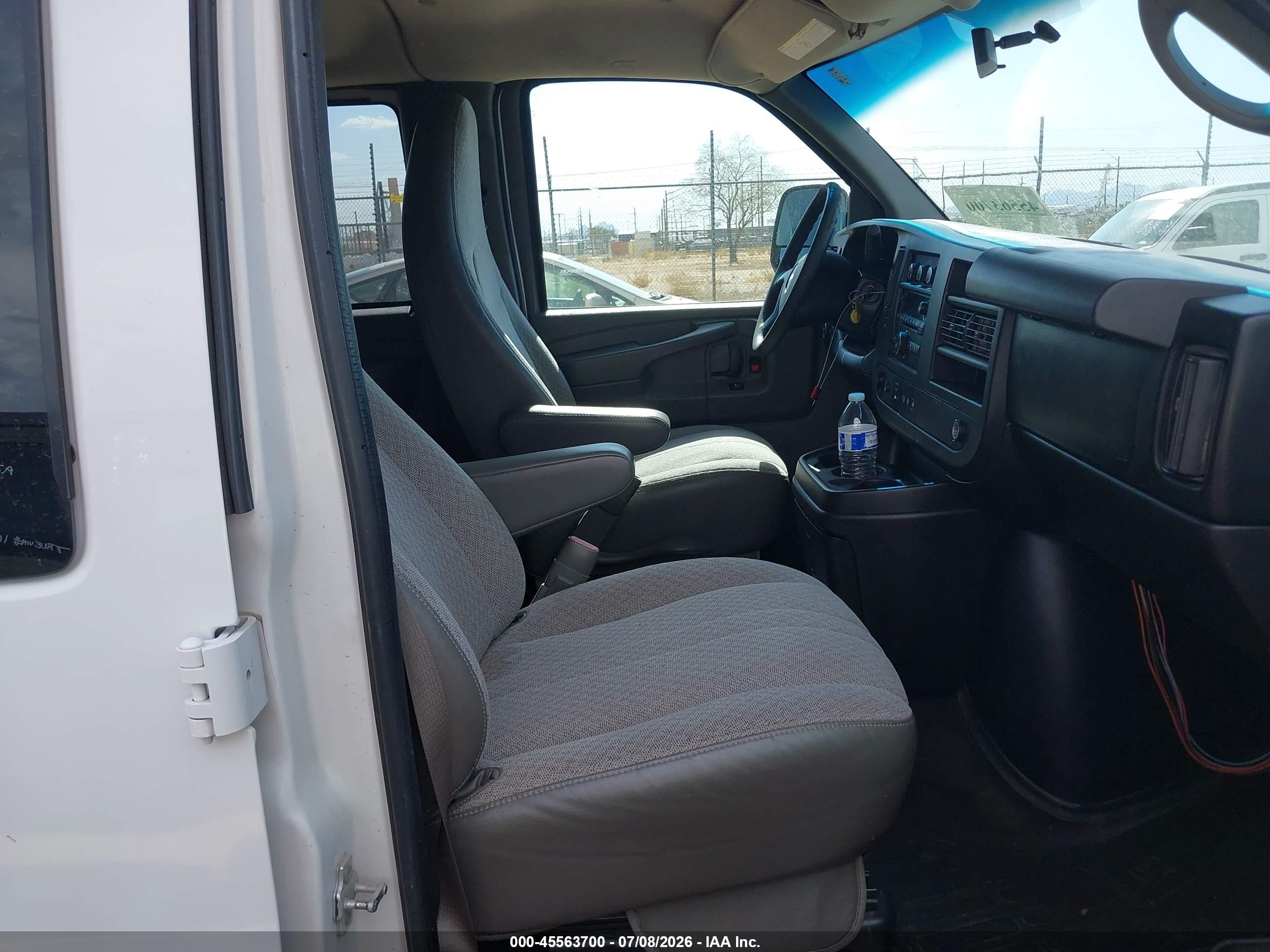 2013 Chevrolet Express 3500 Lt White vin: 1GAZG1FG8D1194184