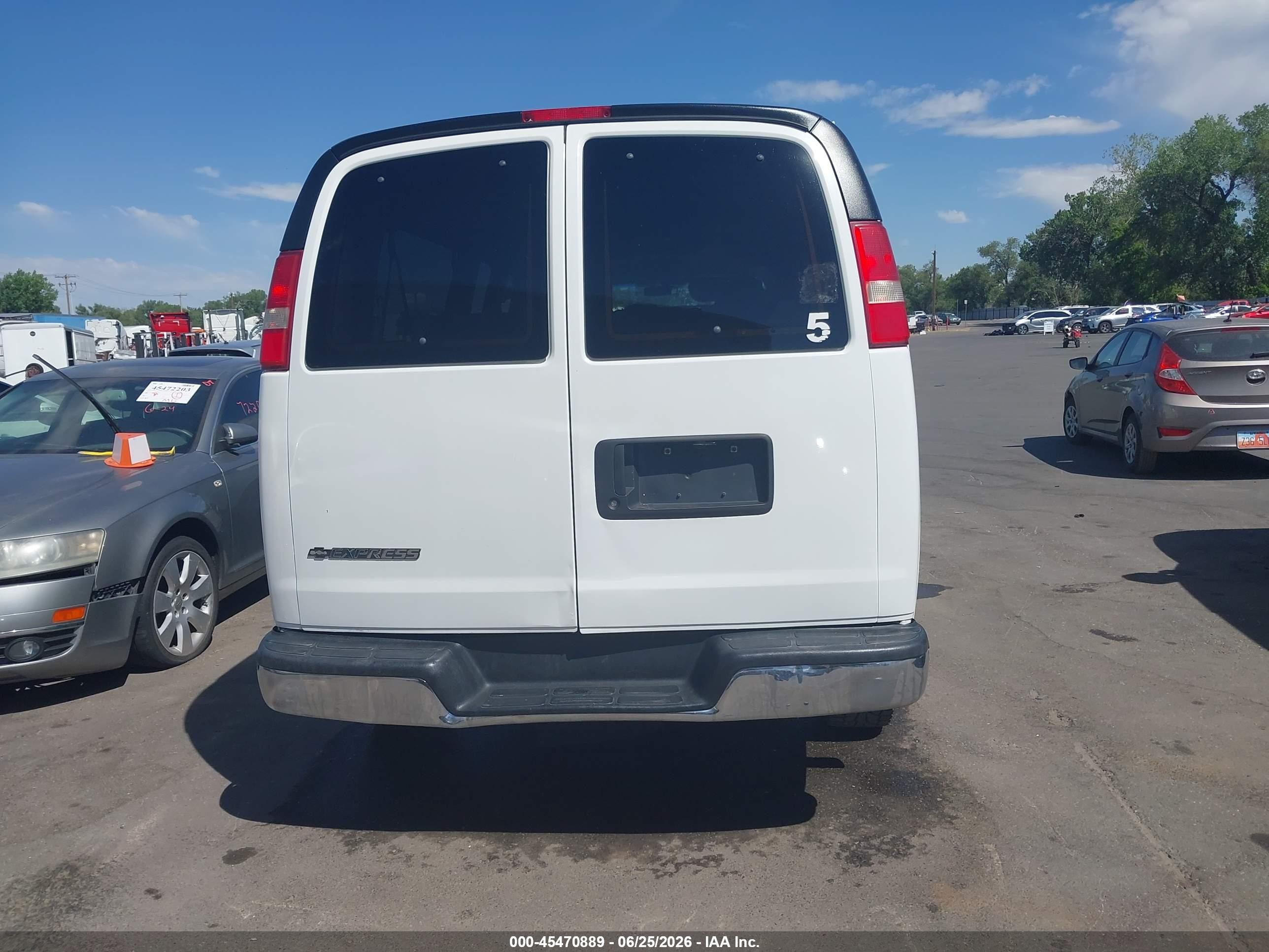 2013 Chevrolet Express 3500 Lt White vin: 1GAZG1FG9D1160237