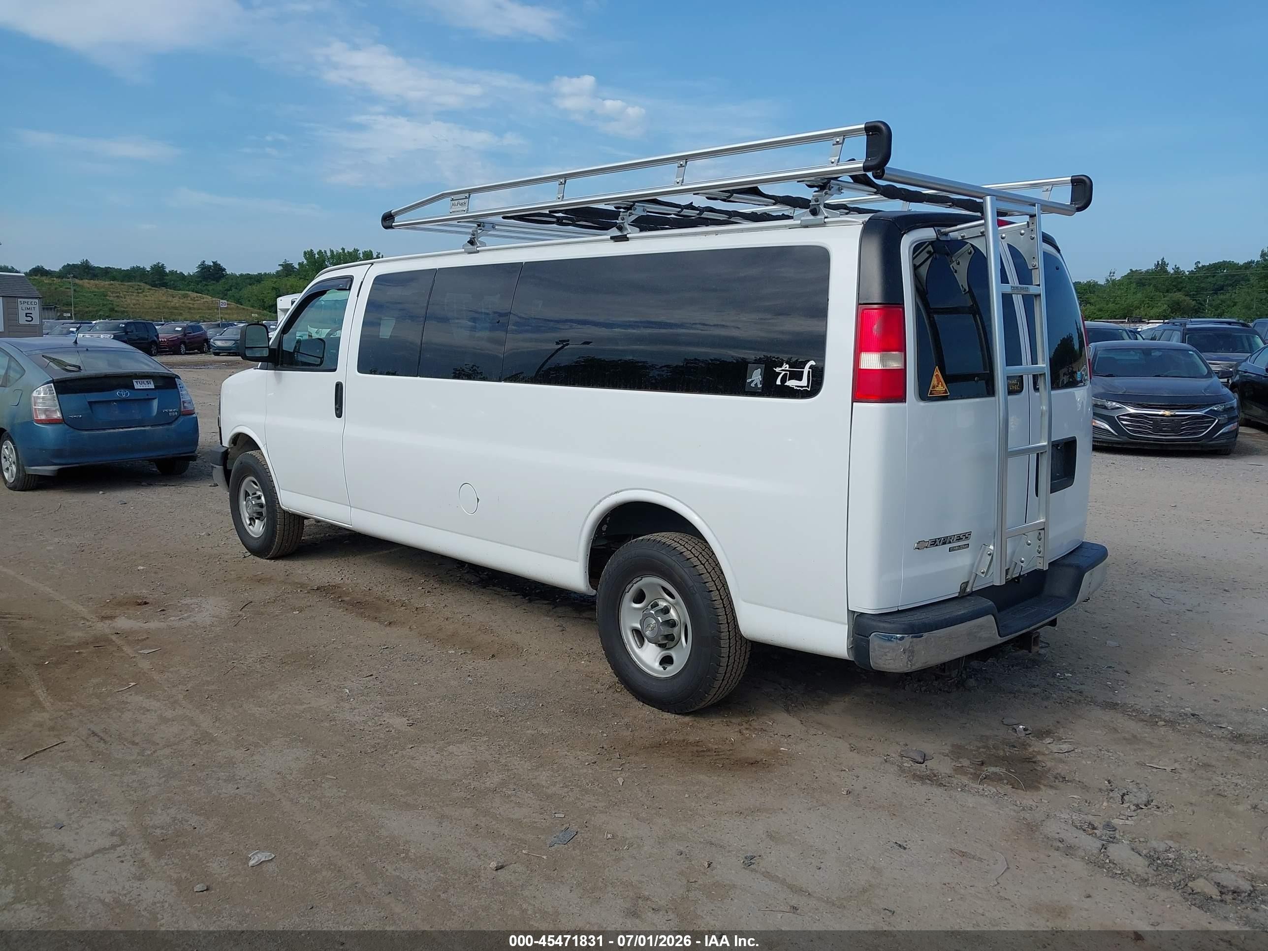 2014 Chevrolet Express 3500 Lt White vin: 1GAZG1FGXE1183558