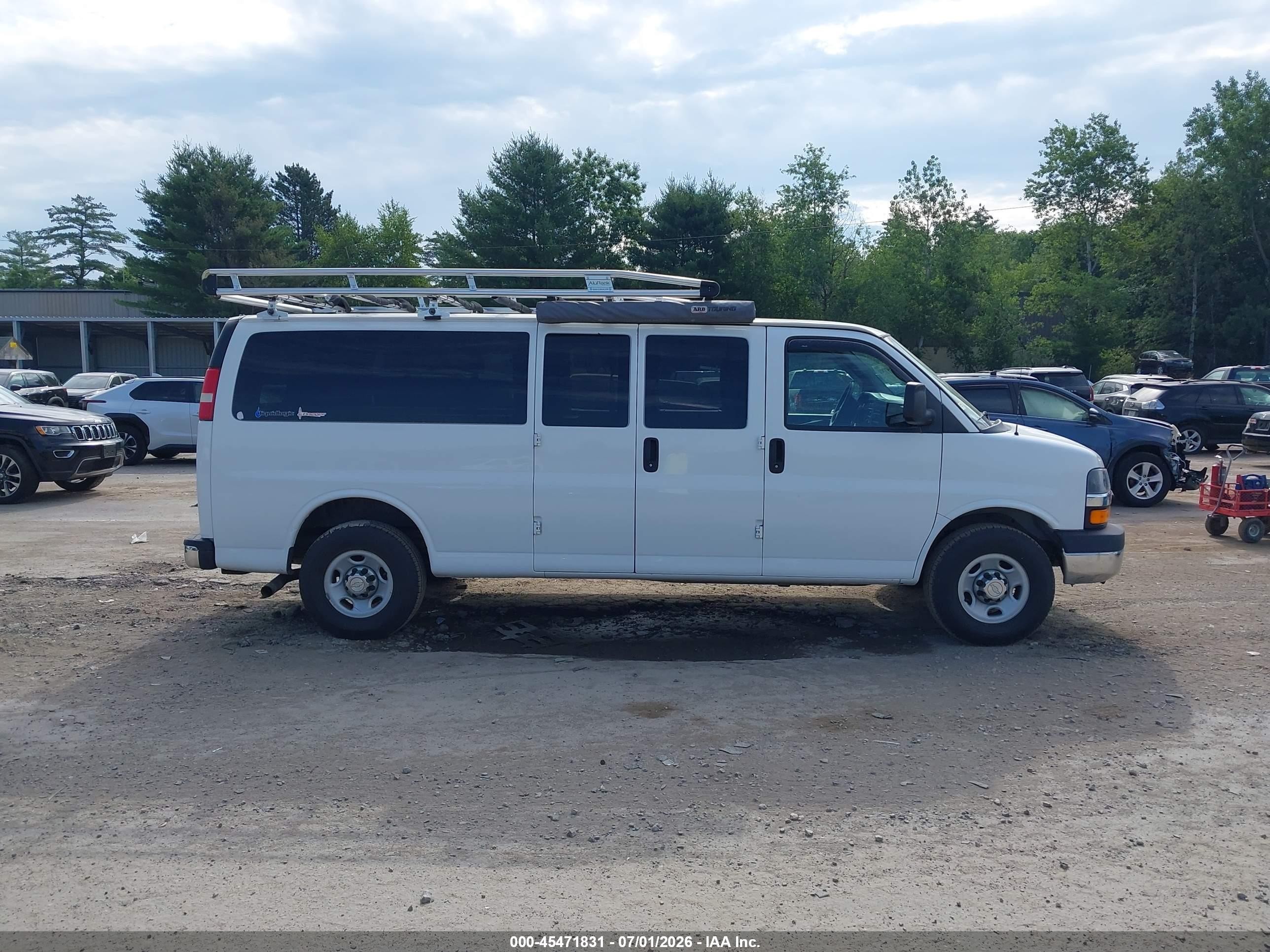 2014 Chevrolet Express 3500 Lt White vin: 1GAZG1FGXE1183558