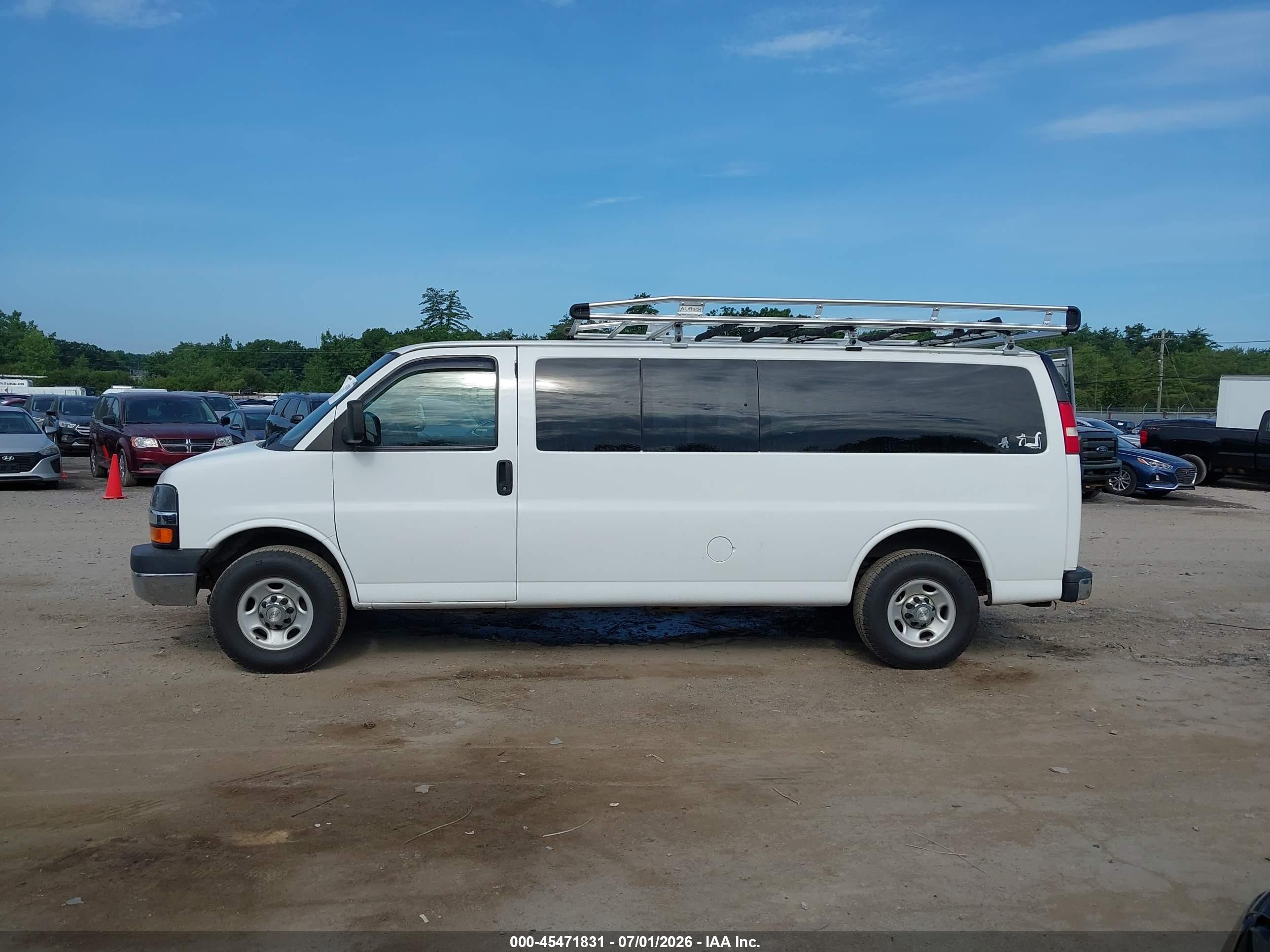 2014 Chevrolet Express 3500 Lt White vin: 1GAZG1FGXE1183558