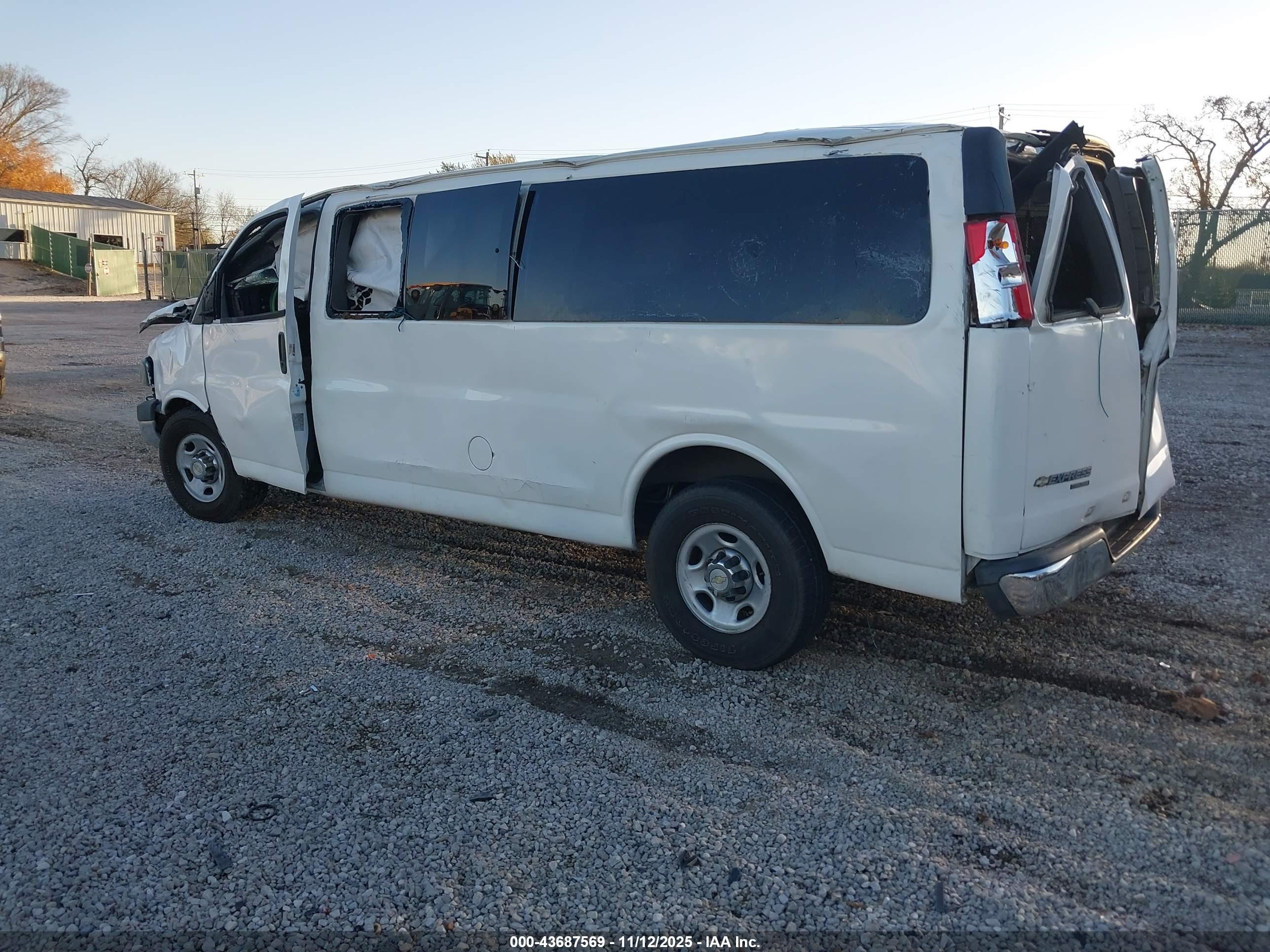 2014 Chevrolet Express 3500 Lt White vin: 1GAZG1FGXE1204070