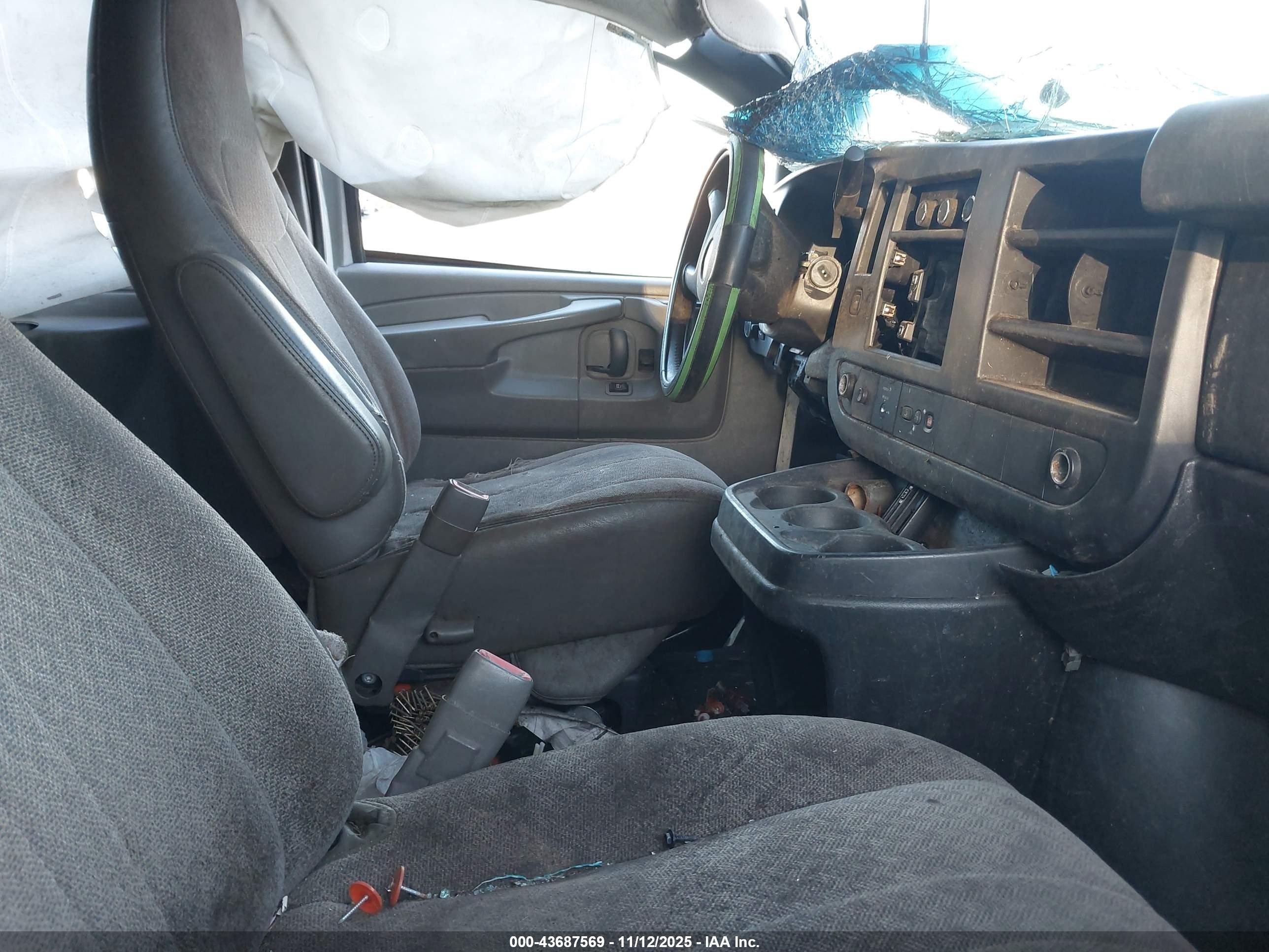2014 Chevrolet Express 3500 Lt White vin: 1GAZG1FGXE1204070