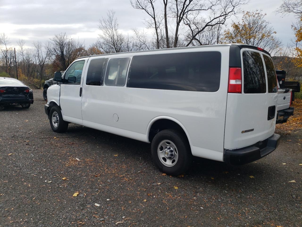 2024 Chevrolet Express G3500 Ls Белый vin: 1GAZGNF71R1264722