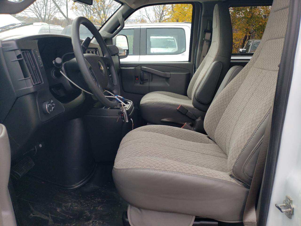 2024 Chevrolet Express G3500 Ls Белый vin: 1GAZGNF71R1264722