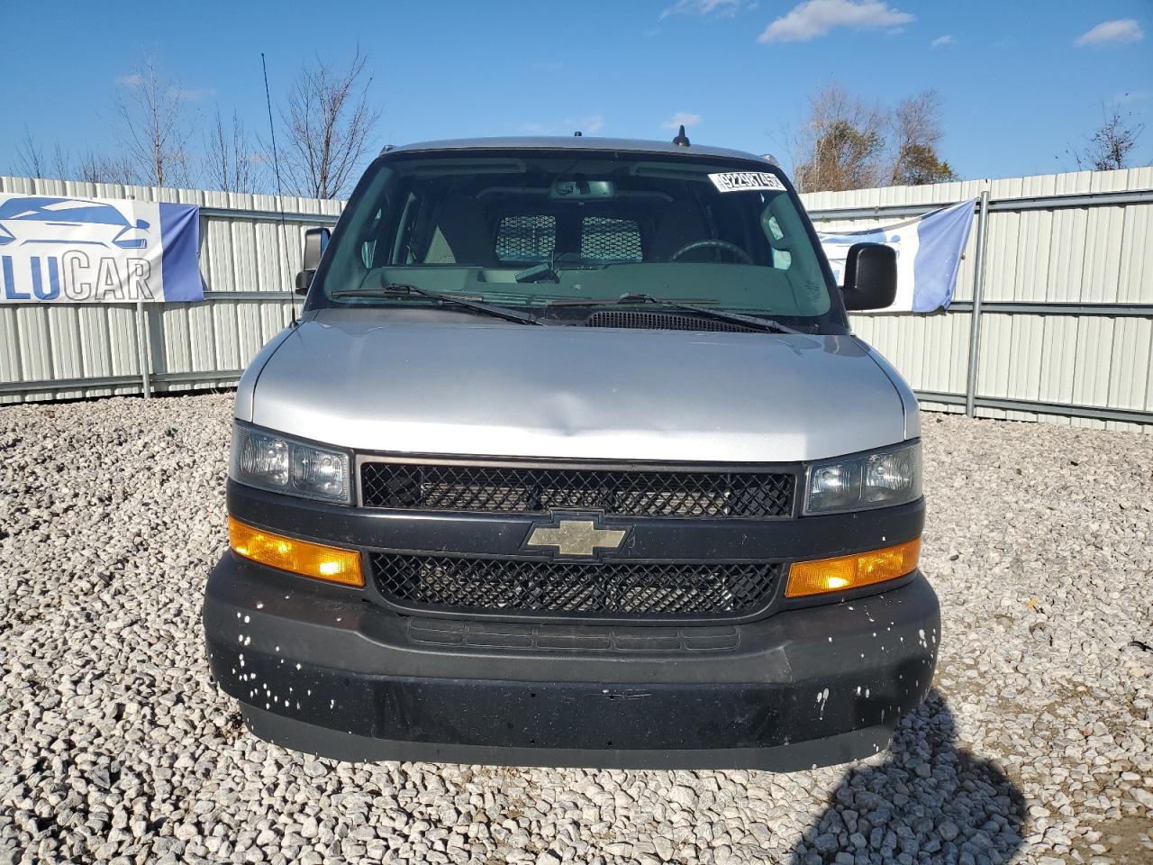 2018 Chevrolet Express G3500 Ls Серебряный vin: 1GAZGNFG0J1324297 Damage: Hood, Dent(S) W/No Paint Dmg, 5 To 6 Inches