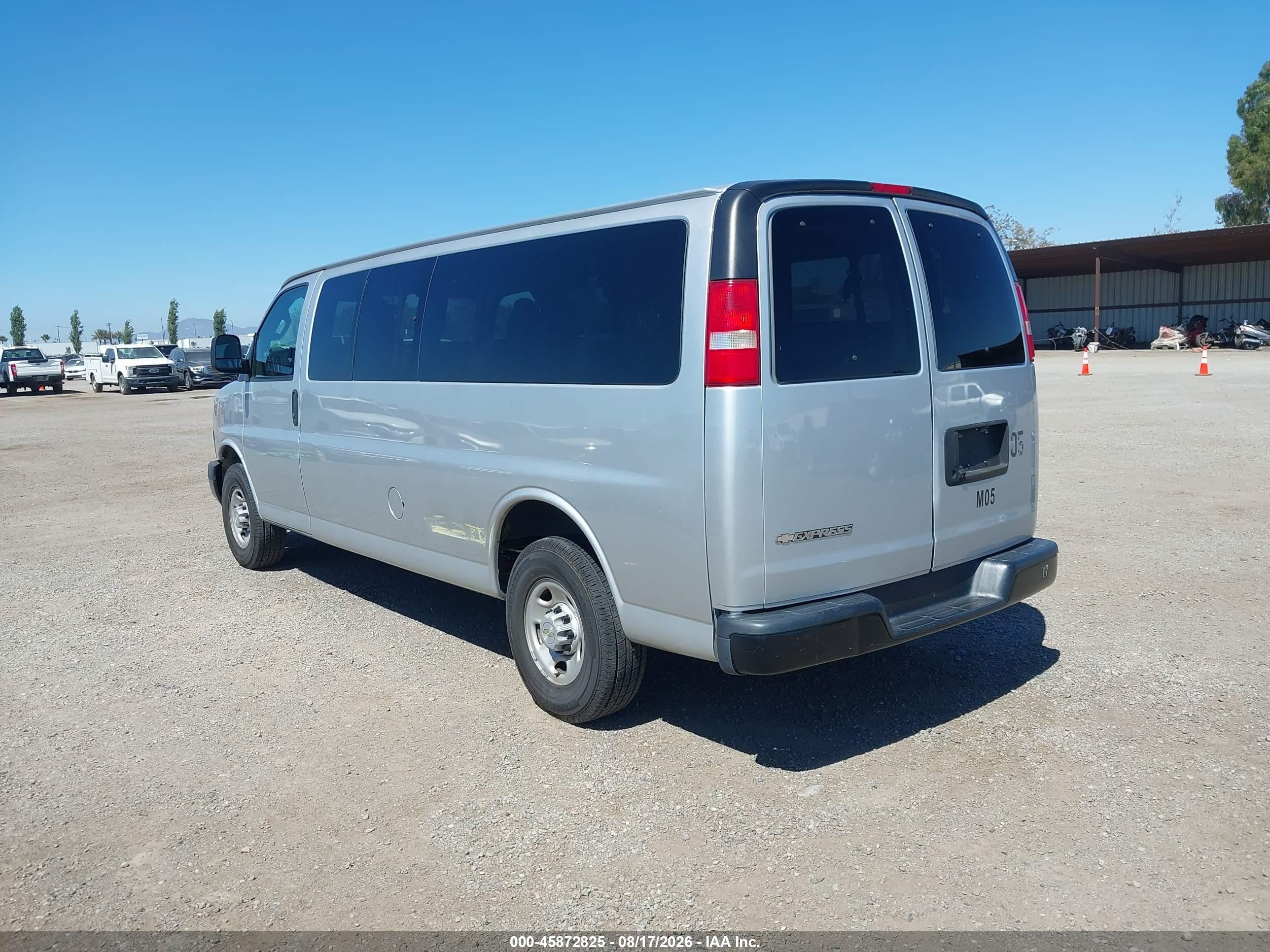 2019 Chevrolet Express 3500 Ls Silver vin: 1GAZGNFG4K1275204