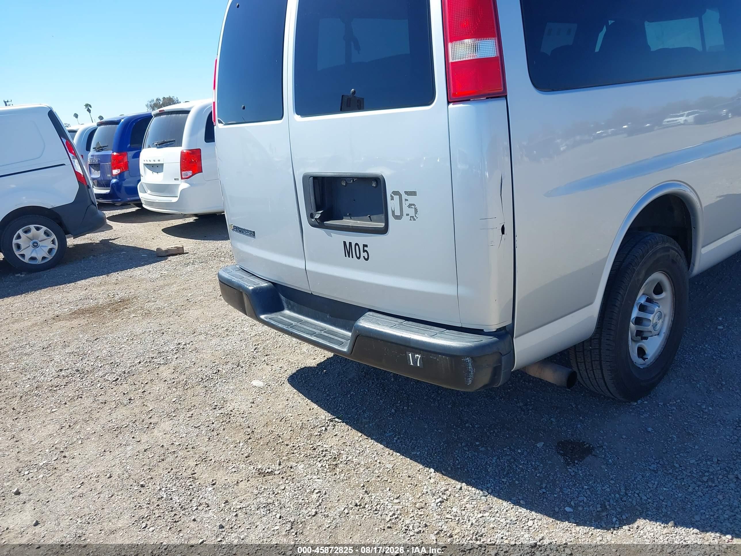 2019 Chevrolet Express 3500 Ls Silver vin: 1GAZGNFG4K1275204
