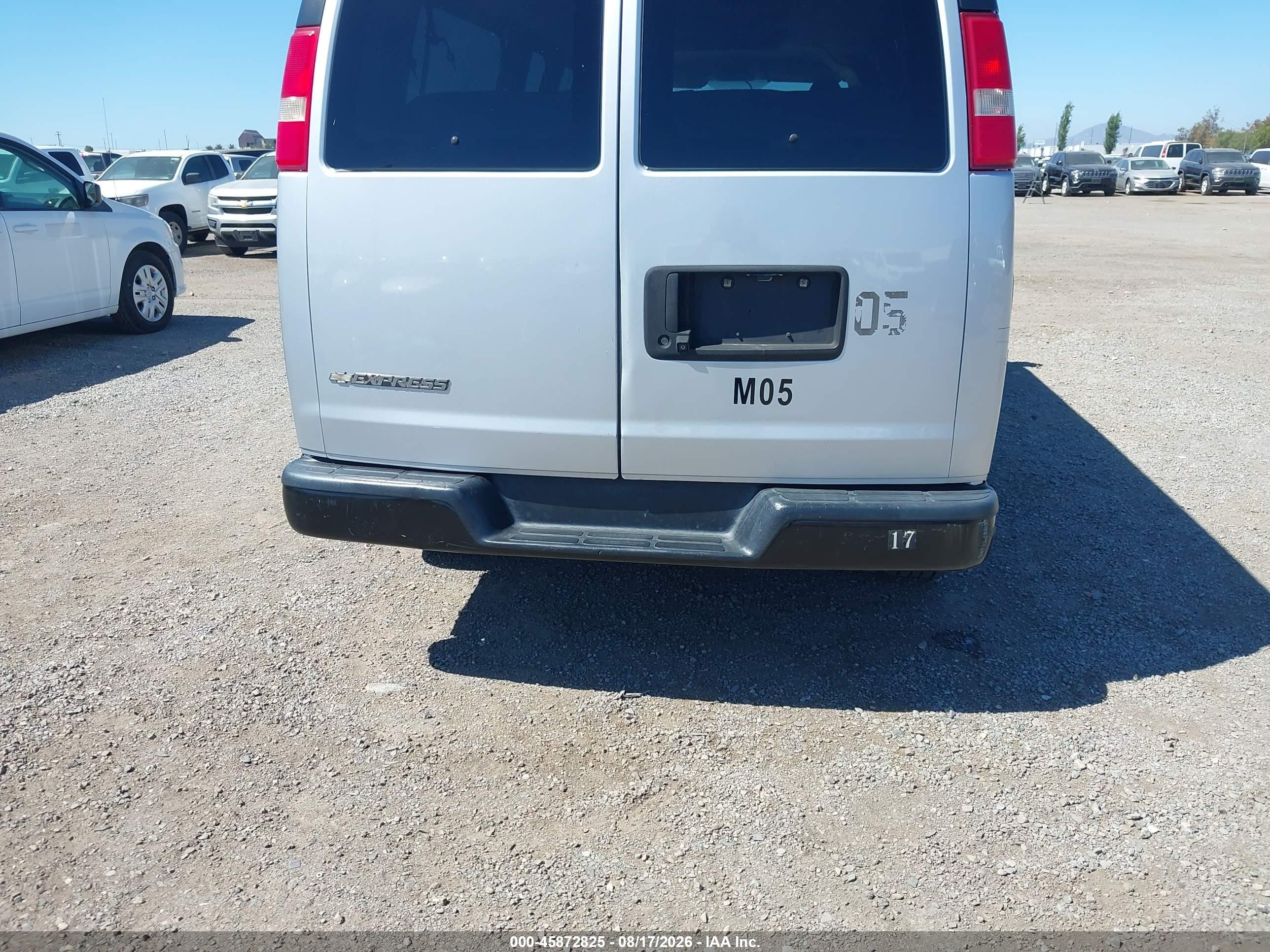 2019 Chevrolet Express 3500 Ls Silver vin: 1GAZGNFG4K1275204