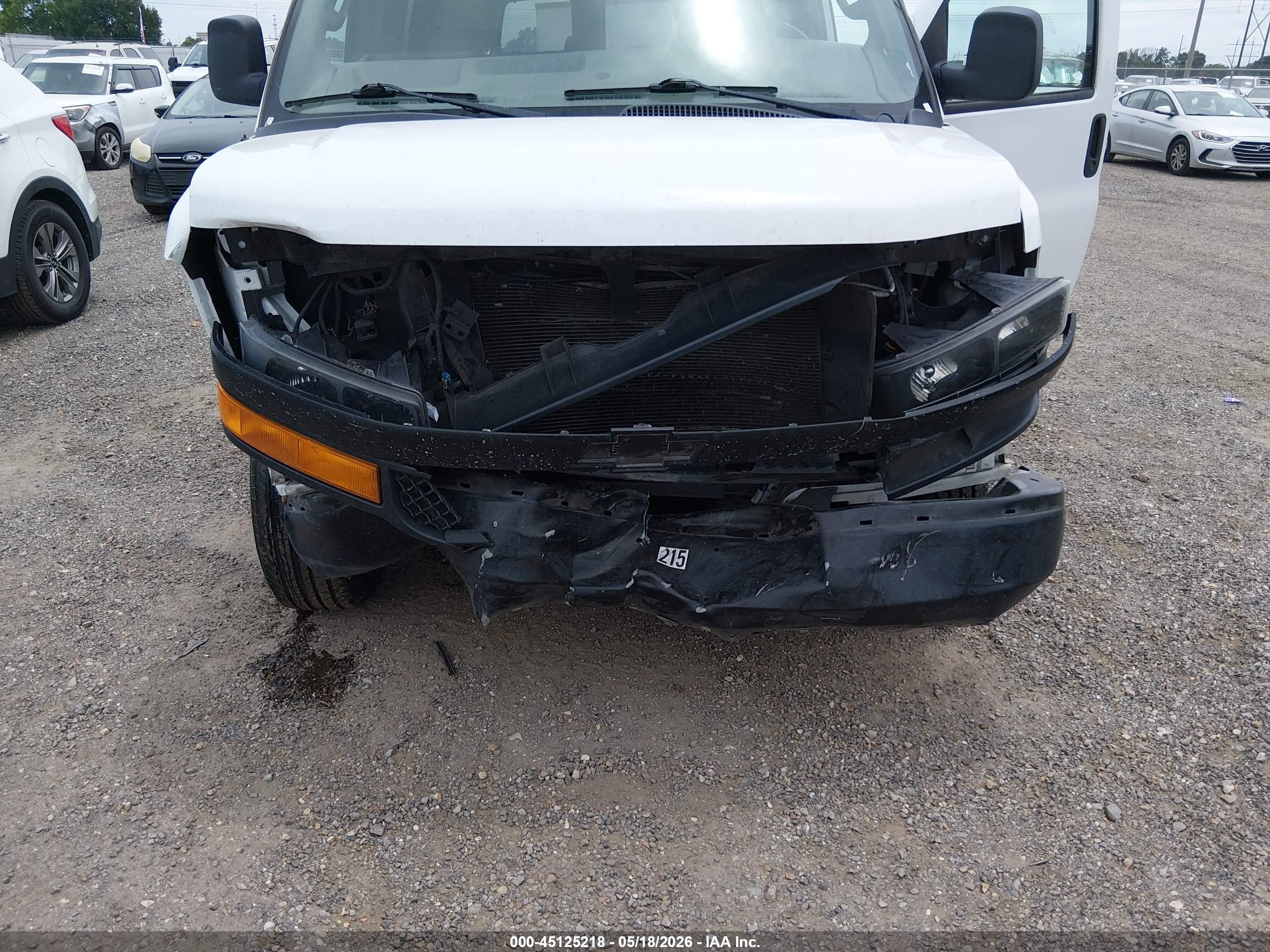 2022 Chevrolet Express Passenger Rwd 3500 Extended Wheelbase Ls White vin: 1GAZGNFP2N1267901