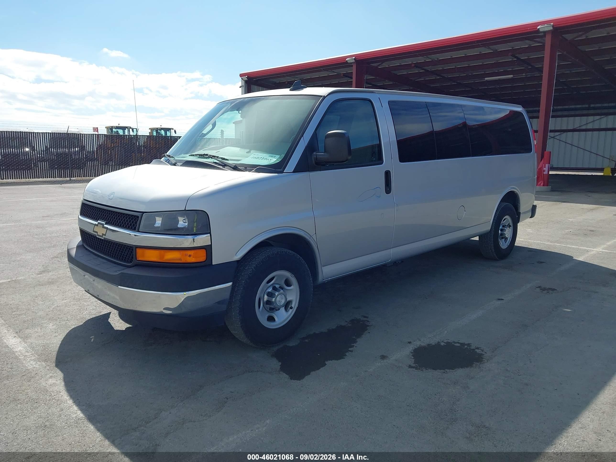 2017 Chevrolet Express 3500 Lt Silver vin: 1GAZGPFF3H1305398