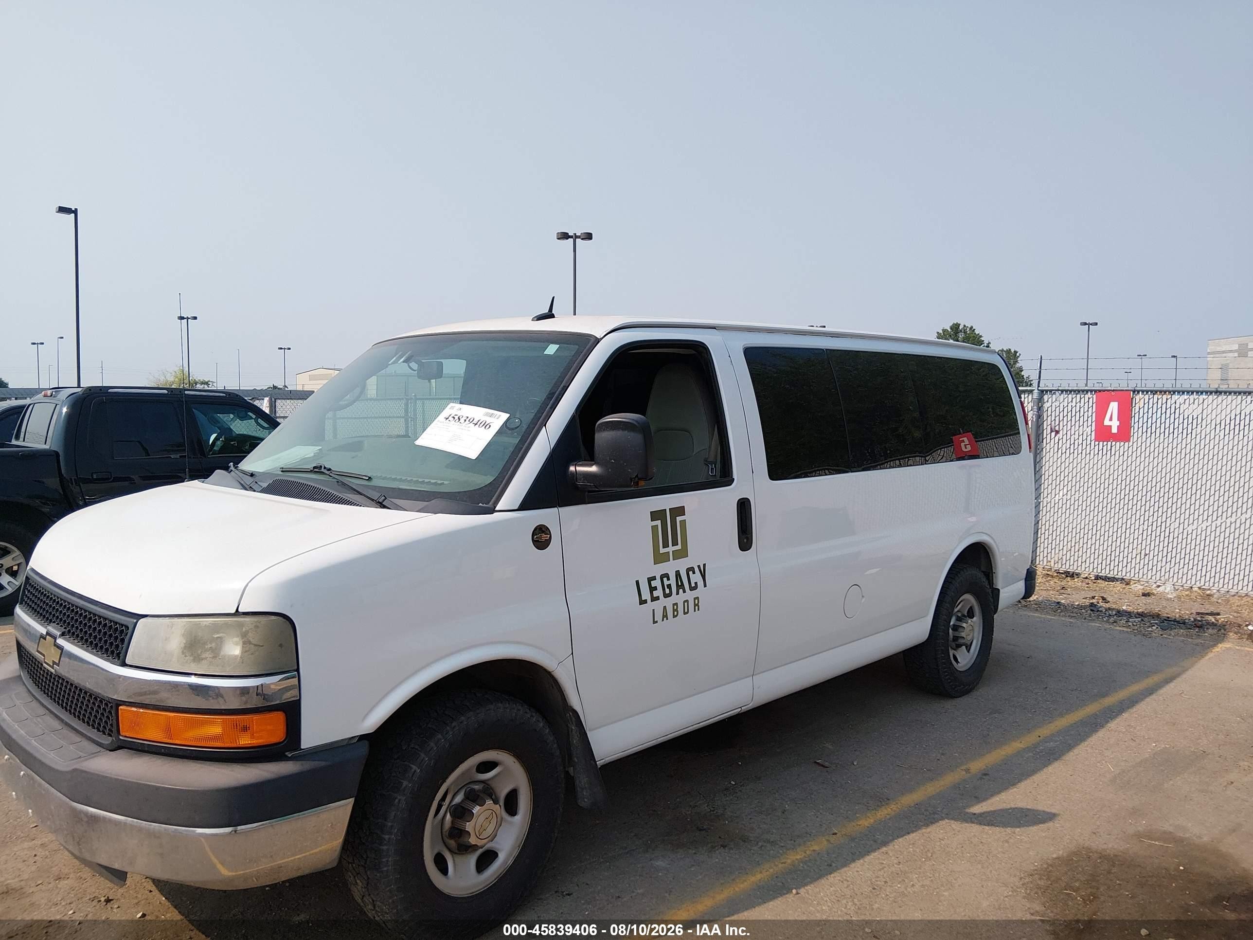 2014 Chevrolet Express 3500 Lt White vin: 1GAZGYFG0E1202885
