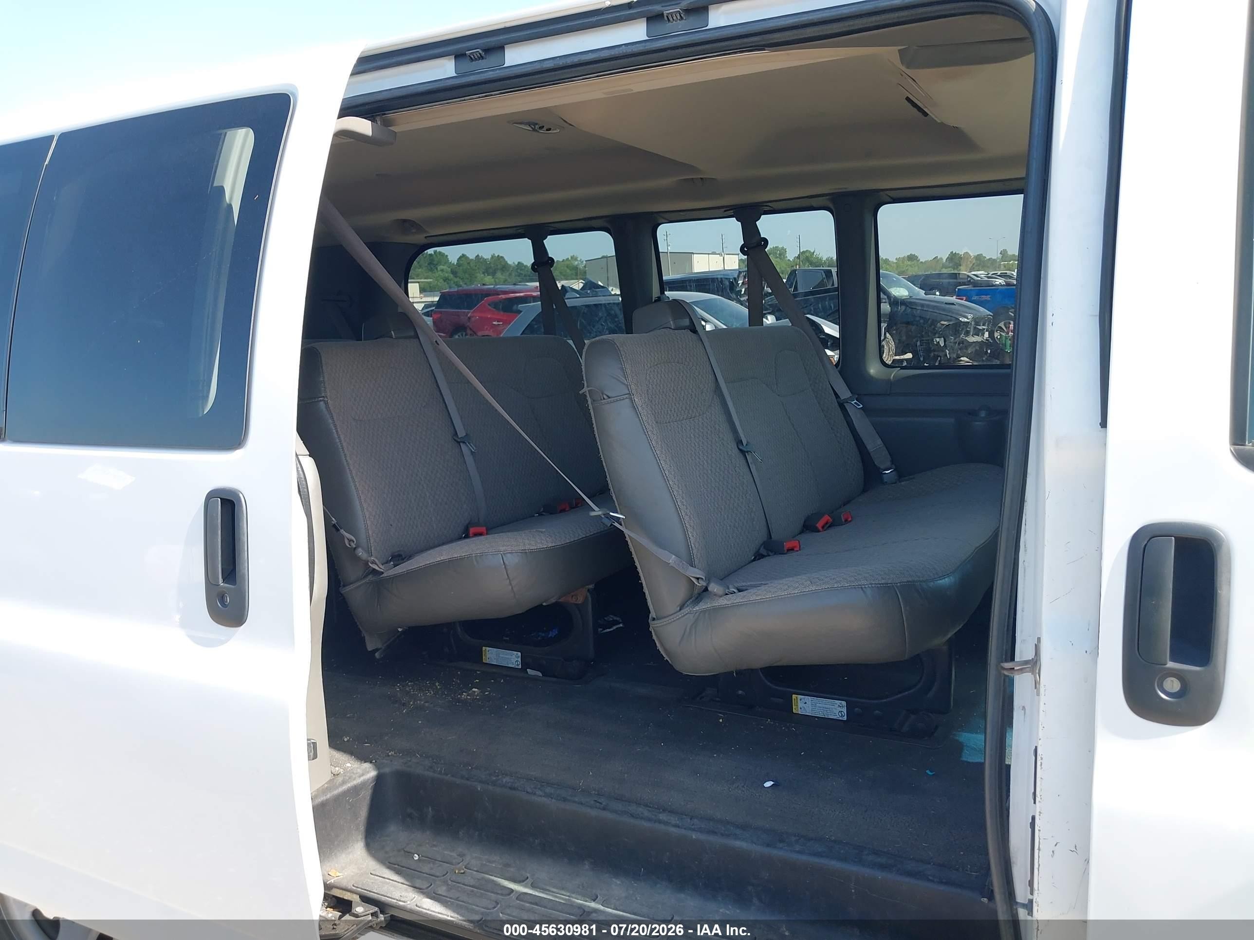 2014 Chevrolet Express 3500 Lt Белый vin: 1GAZGYFG1E1142275