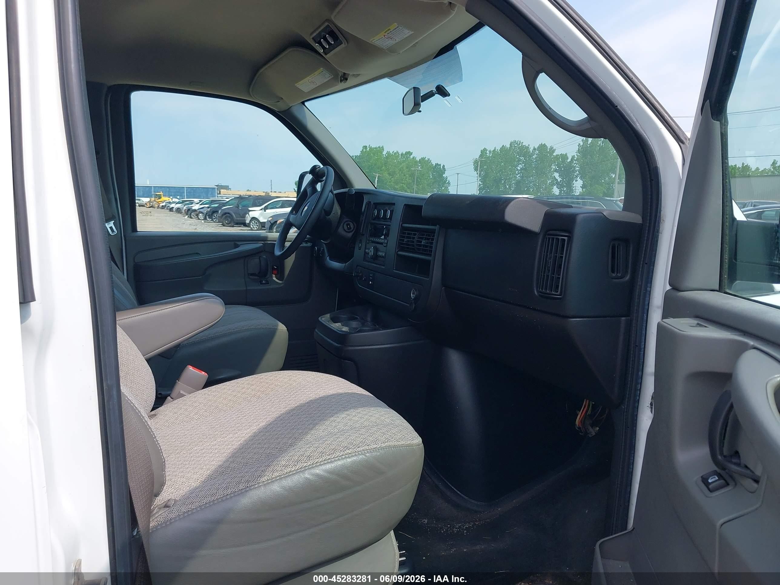 2012 Chevrolet Express 3500 Lt White vin: 1GAZGYFG2C1124932