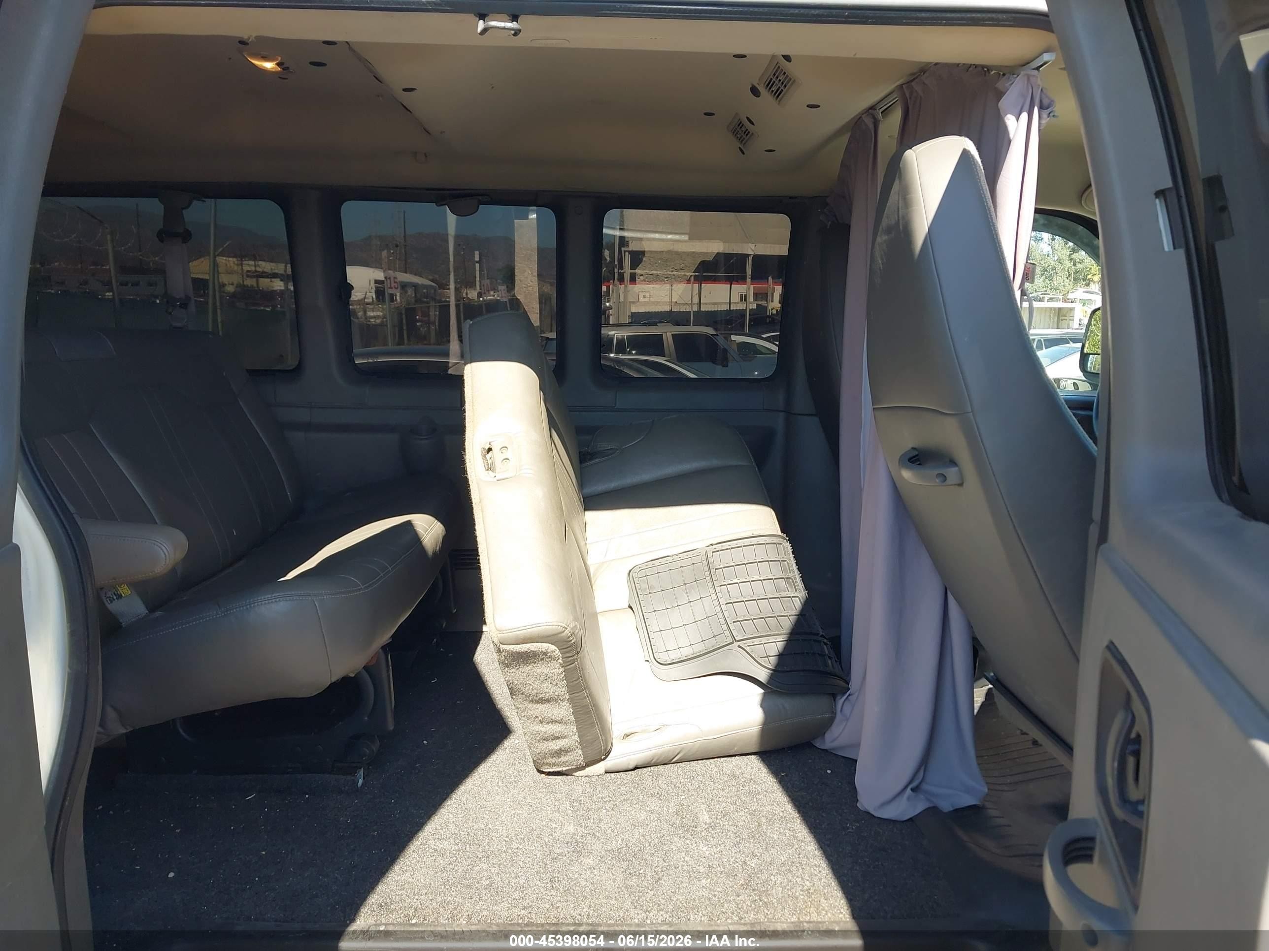2013 Chevrolet Express 3500 Ls Белый vin: 1GAZGZFA4D1193608