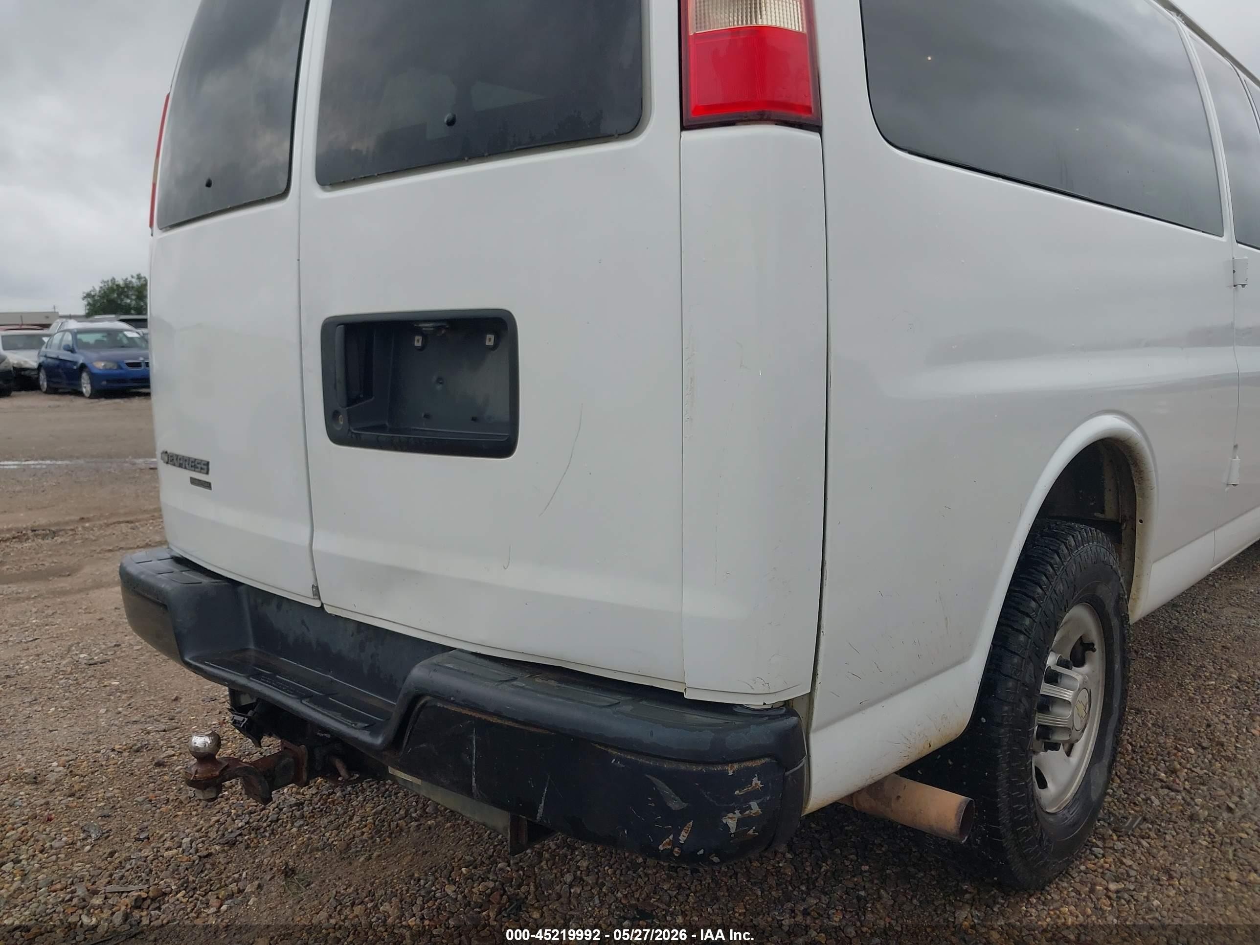 2012 Chevrolet Express 3500 Ls Белый vin: 1GAZGZFA6C1143033