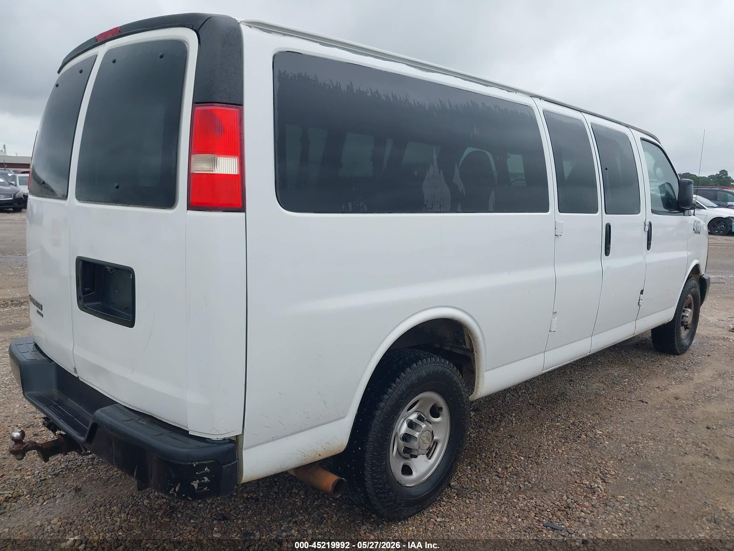2012 Chevrolet Express 3500 Ls Белый vin: 1GAZGZFA6C1143033