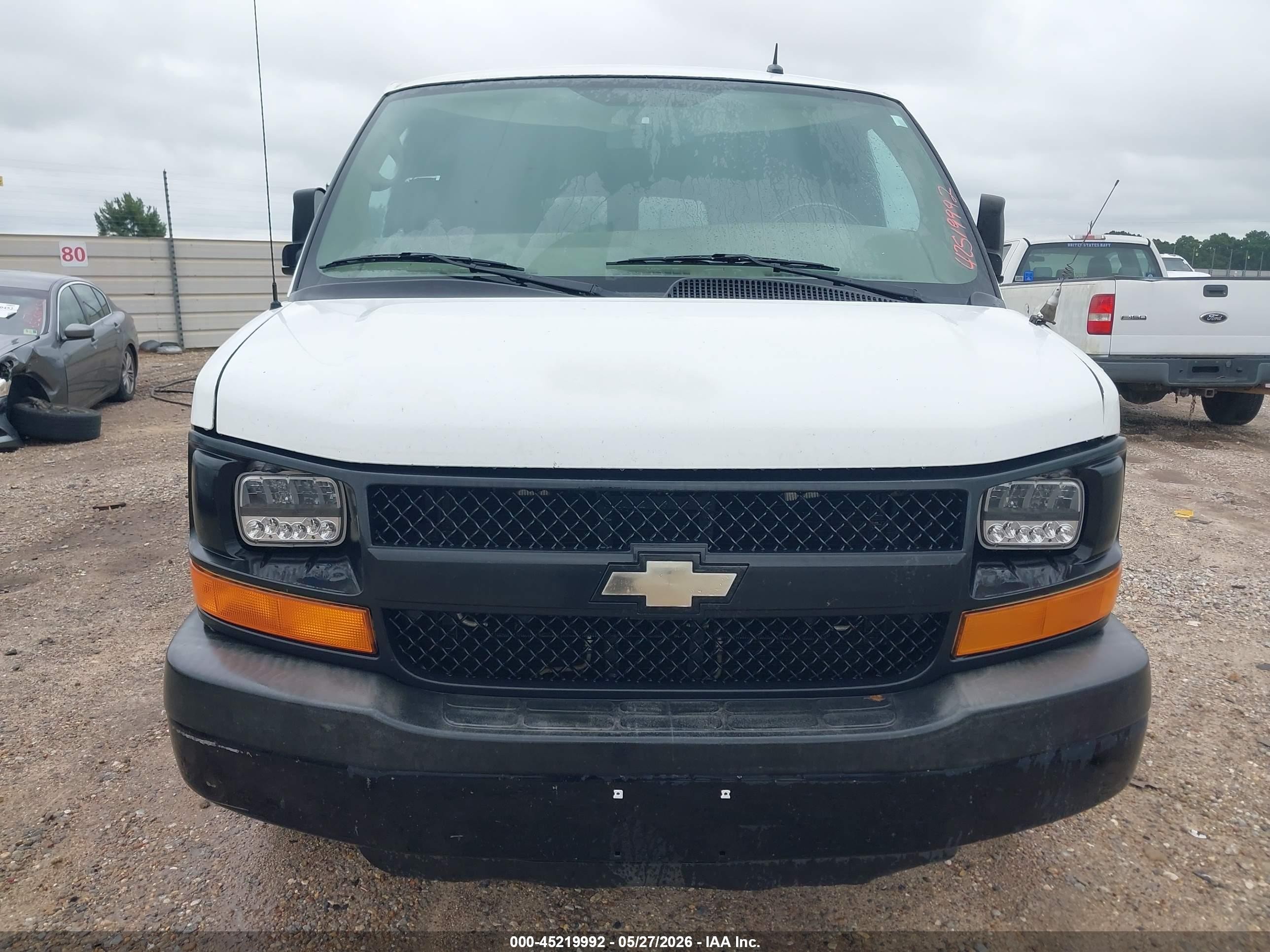 2012 Chevrolet Express 3500 Ls Белый vin: 1GAZGZFA6C1143033