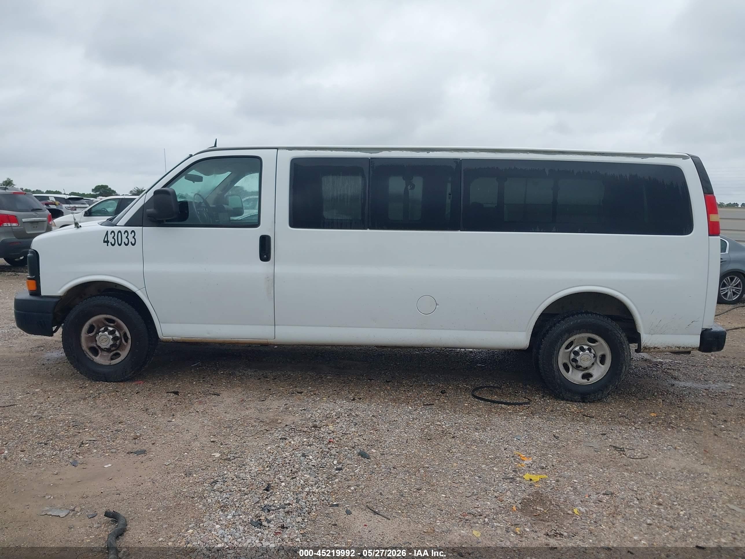 2012 Chevrolet Express 3500 Ls Белый vin: 1GAZGZFA6C1143033