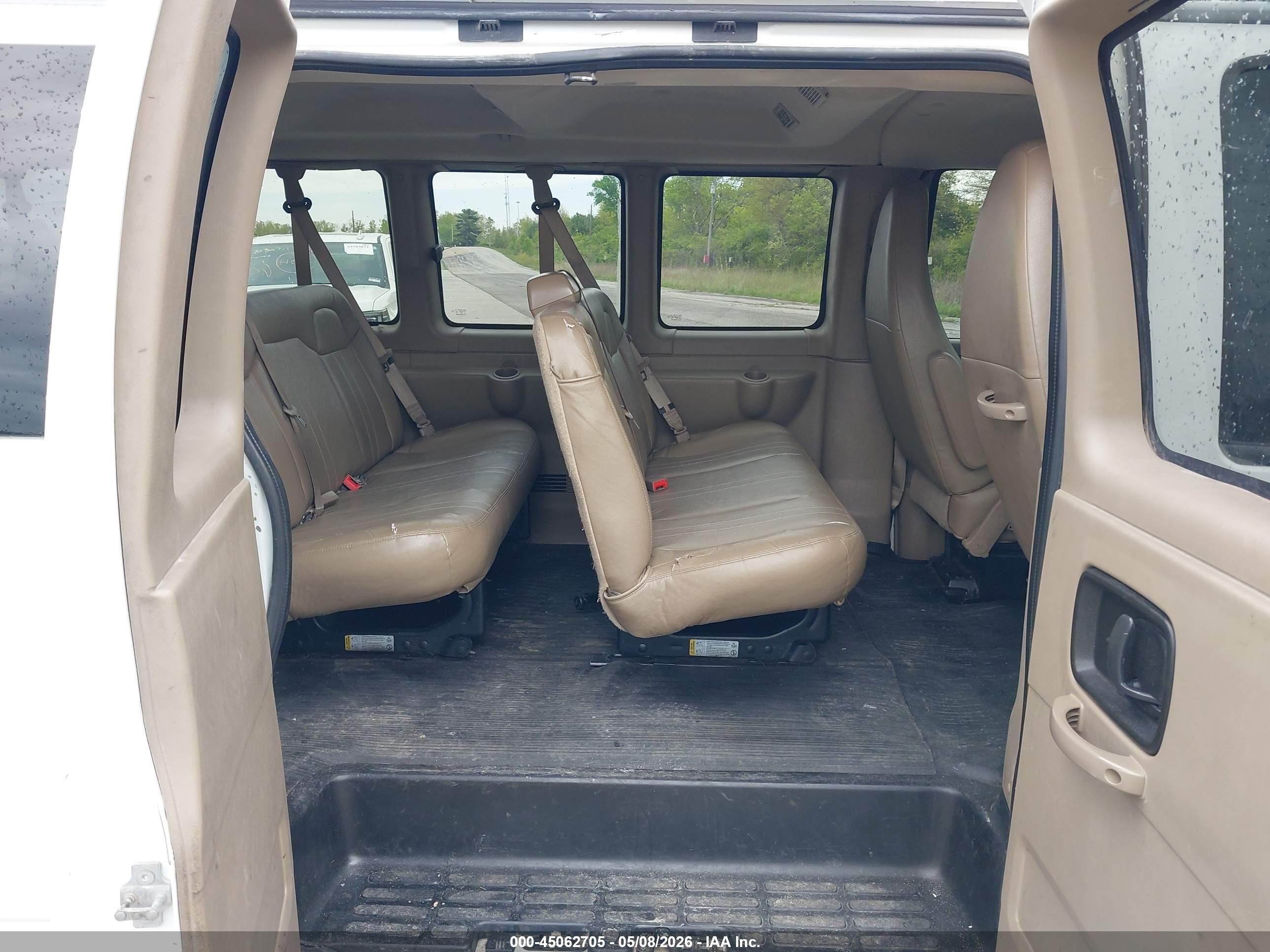 2014 Chevrolet Express 3500 Ls White vin: 1GAZGZFAXE1123385