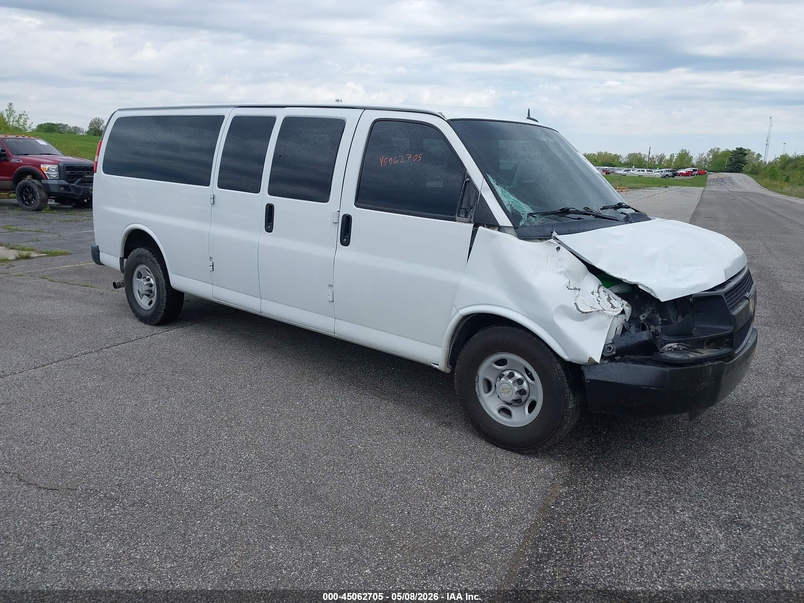 2014 Chevrolet Express 3500 Ls White vin: 1GAZGZFAXE1123385