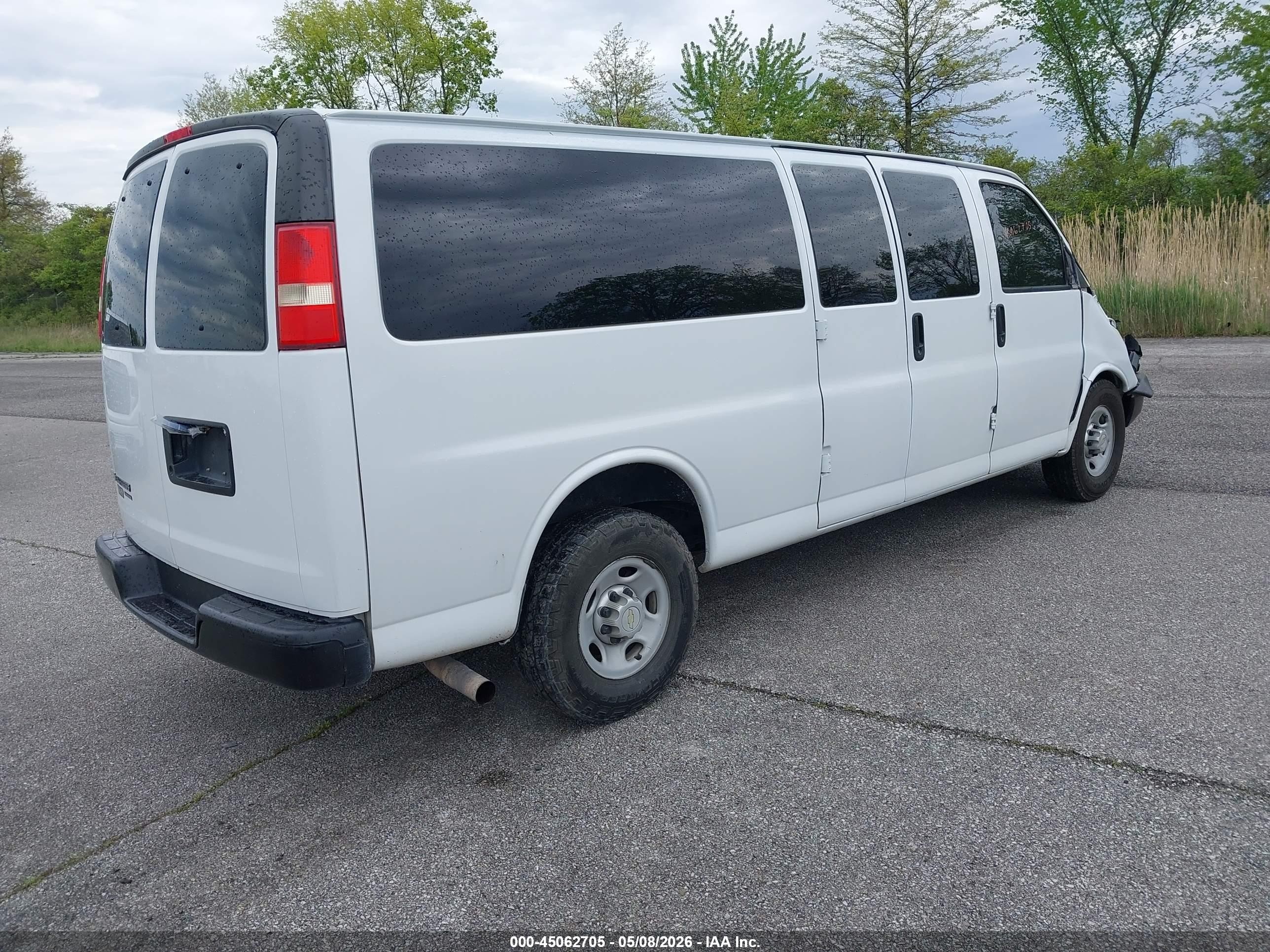 2014 Chevrolet Express 3500 Ls White vin: 1GAZGZFAXE1123385