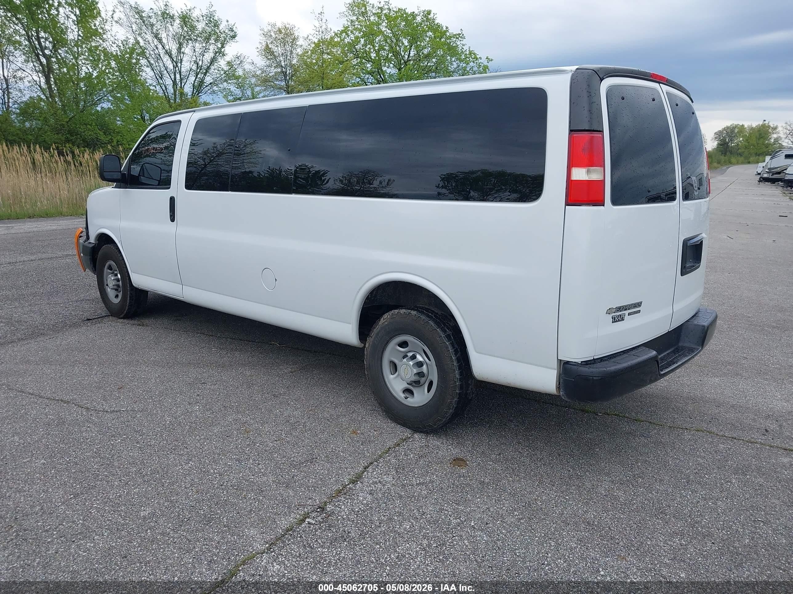 2014 Chevrolet Express 3500 Ls White vin: 1GAZGZFAXE1123385