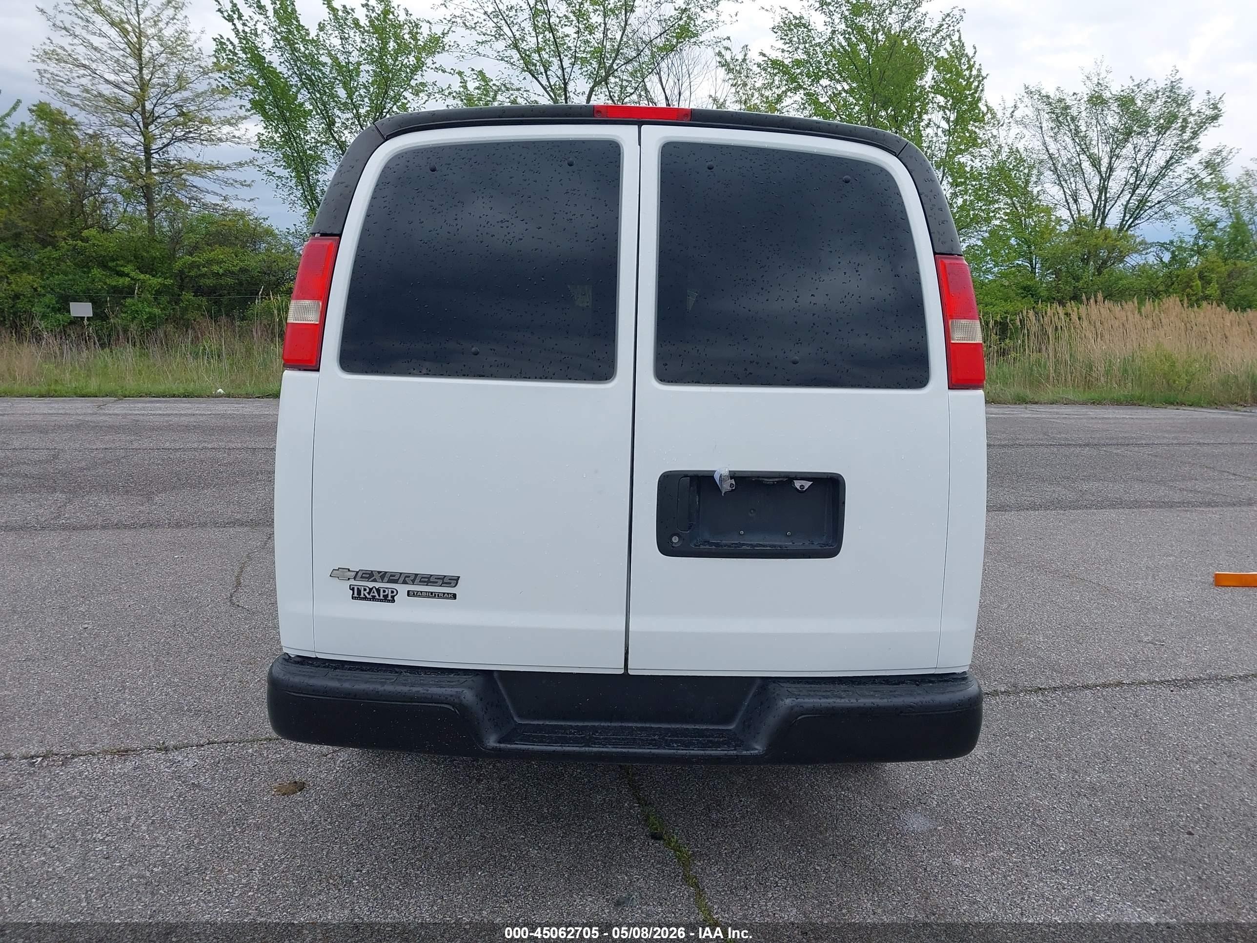 2014 Chevrolet Express 3500 Ls White vin: 1GAZGZFAXE1123385