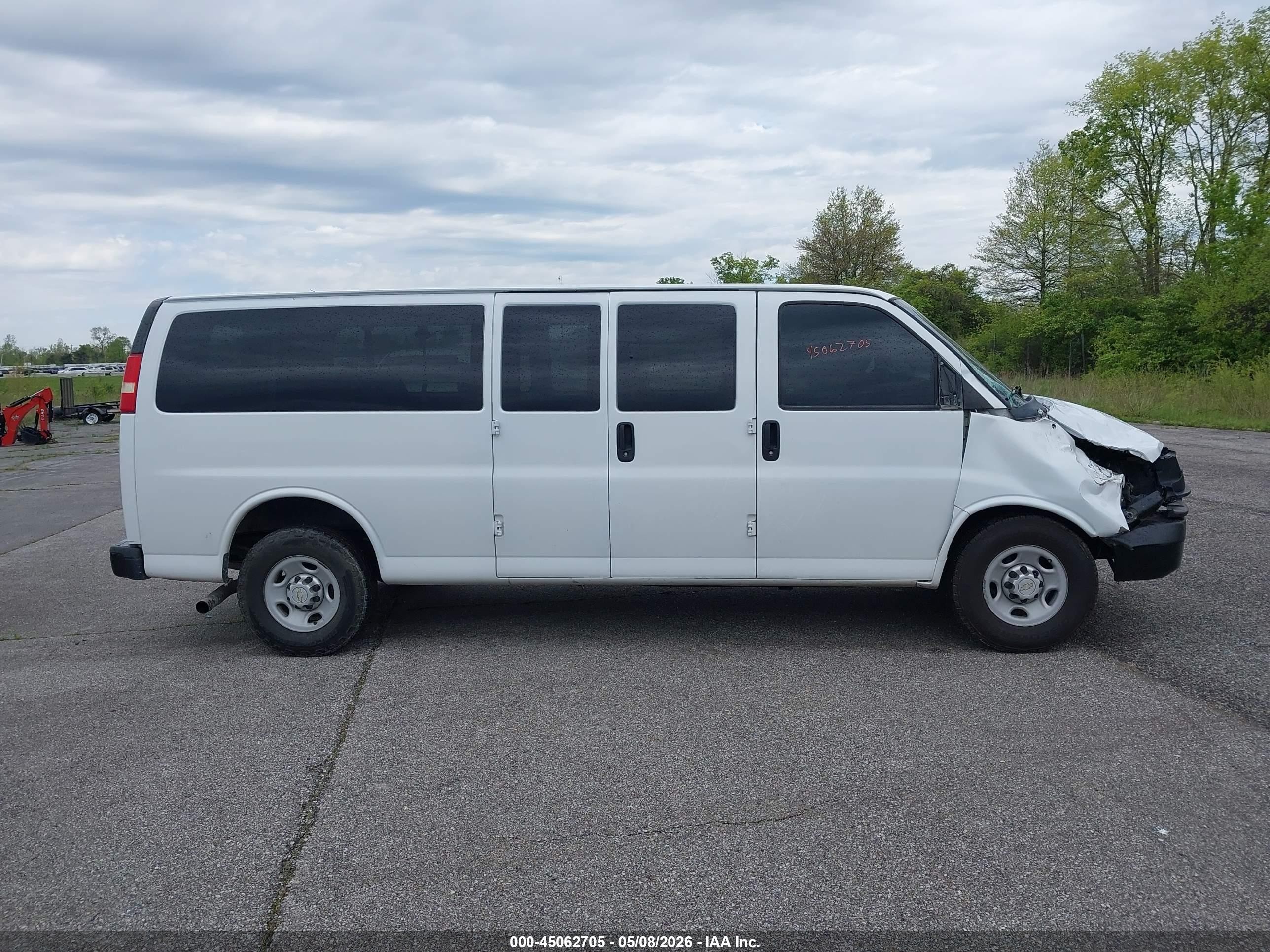 2014 Chevrolet Express 3500 Ls White vin: 1GAZGZFAXE1123385
