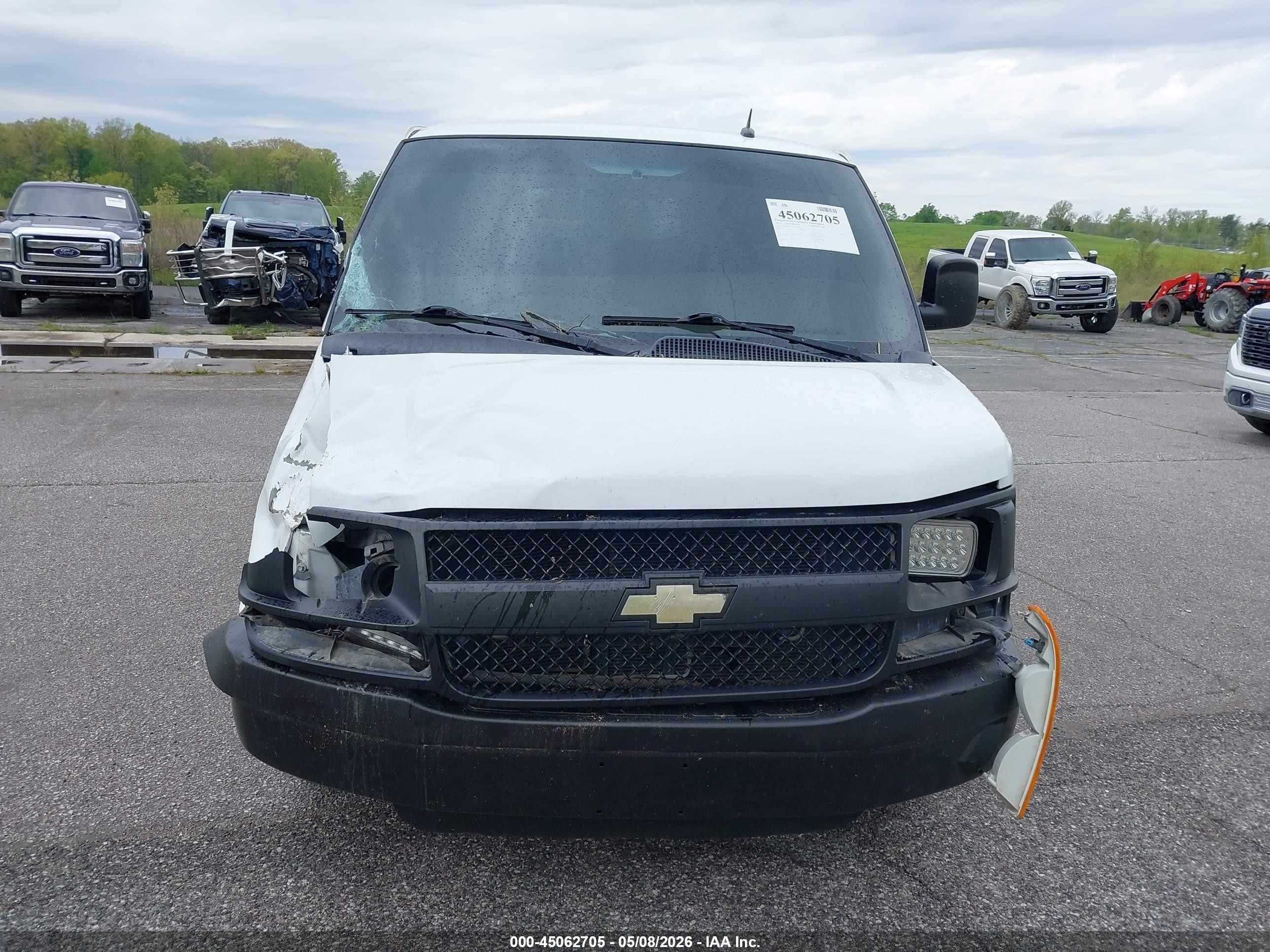 2014 Chevrolet Express 3500 Ls White vin: 1GAZGZFAXE1123385