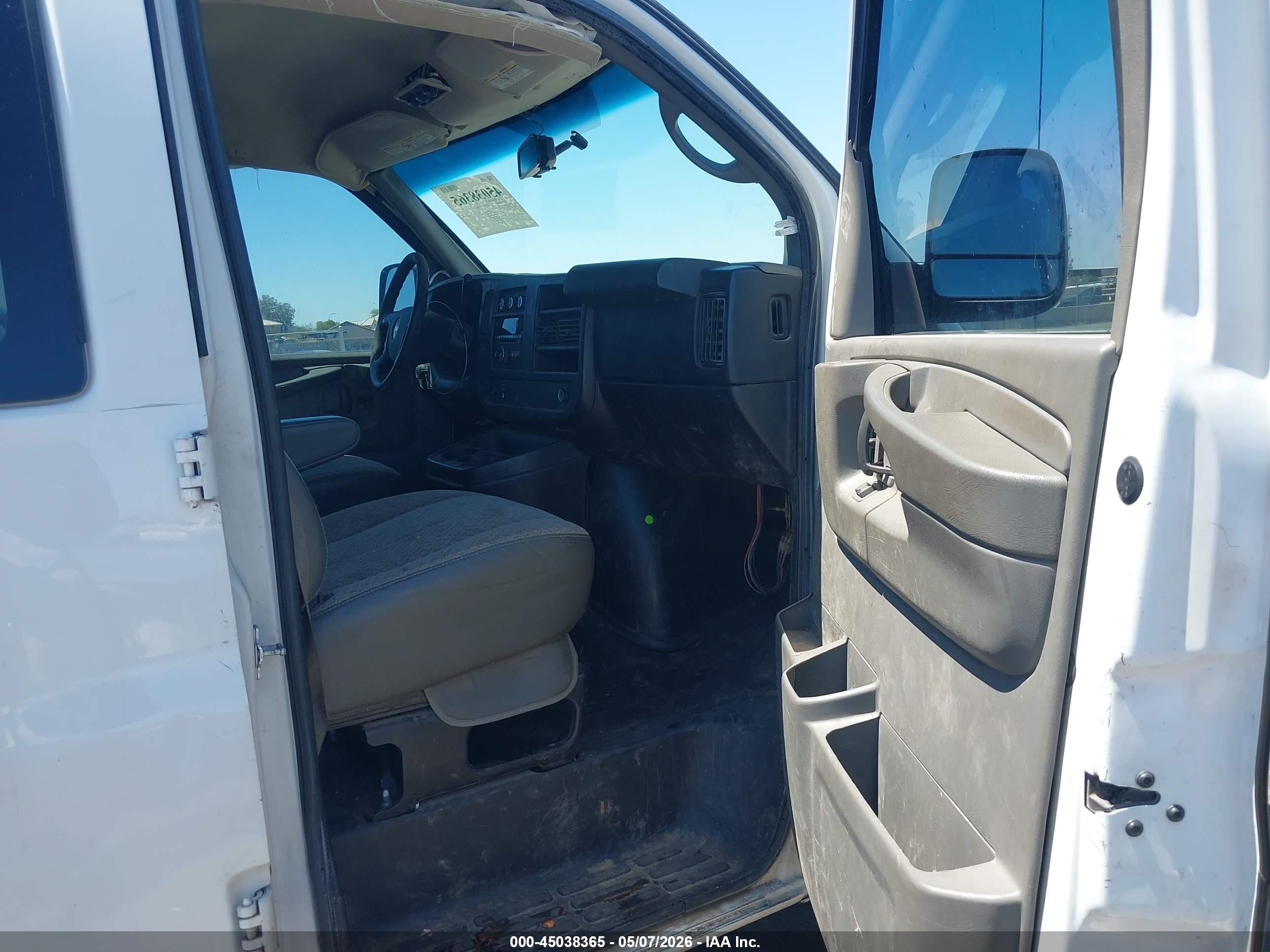 2013 Chevrolet Express 3500 Ls White vin: 1GAZGZFG0D1160366