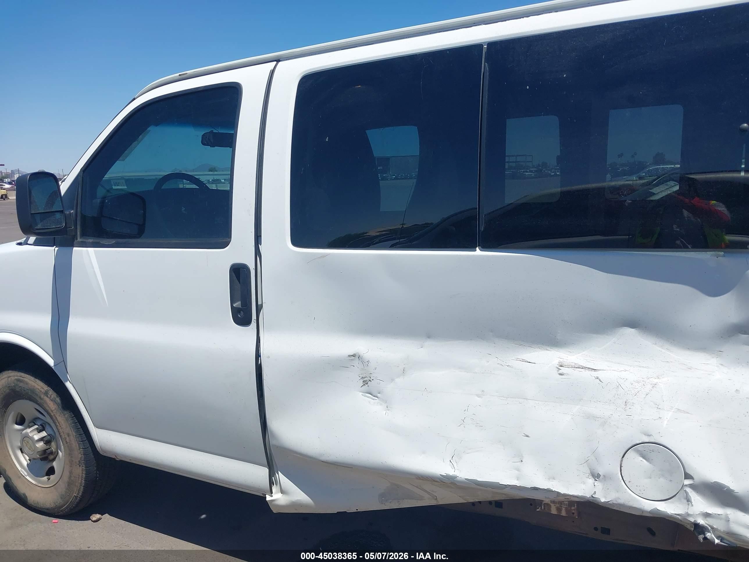 2013 Chevrolet Express 3500 Ls White vin: 1GAZGZFG0D1160366