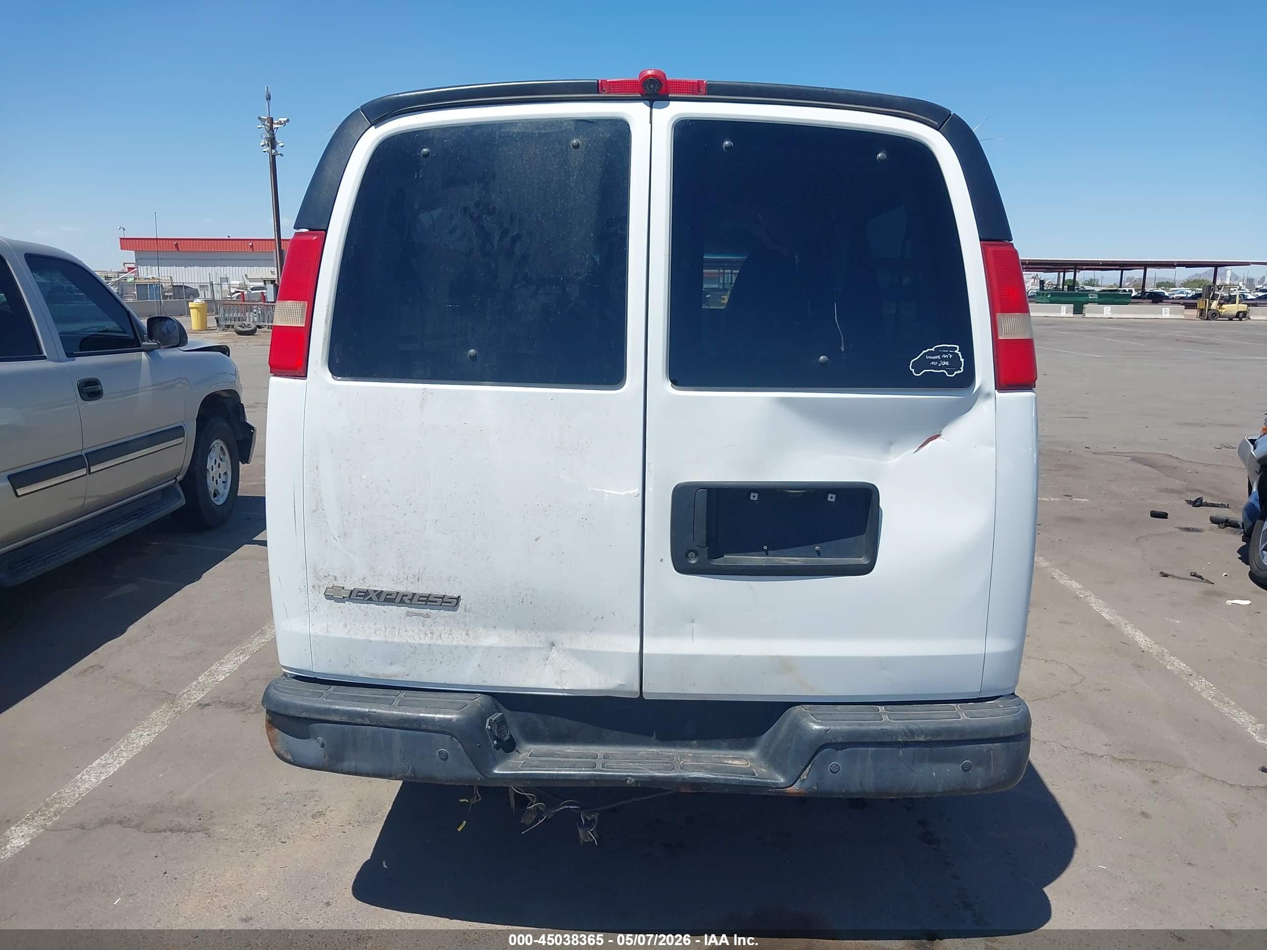2013 Chevrolet Express 3500 Ls White vin: 1GAZGZFG0D1160366